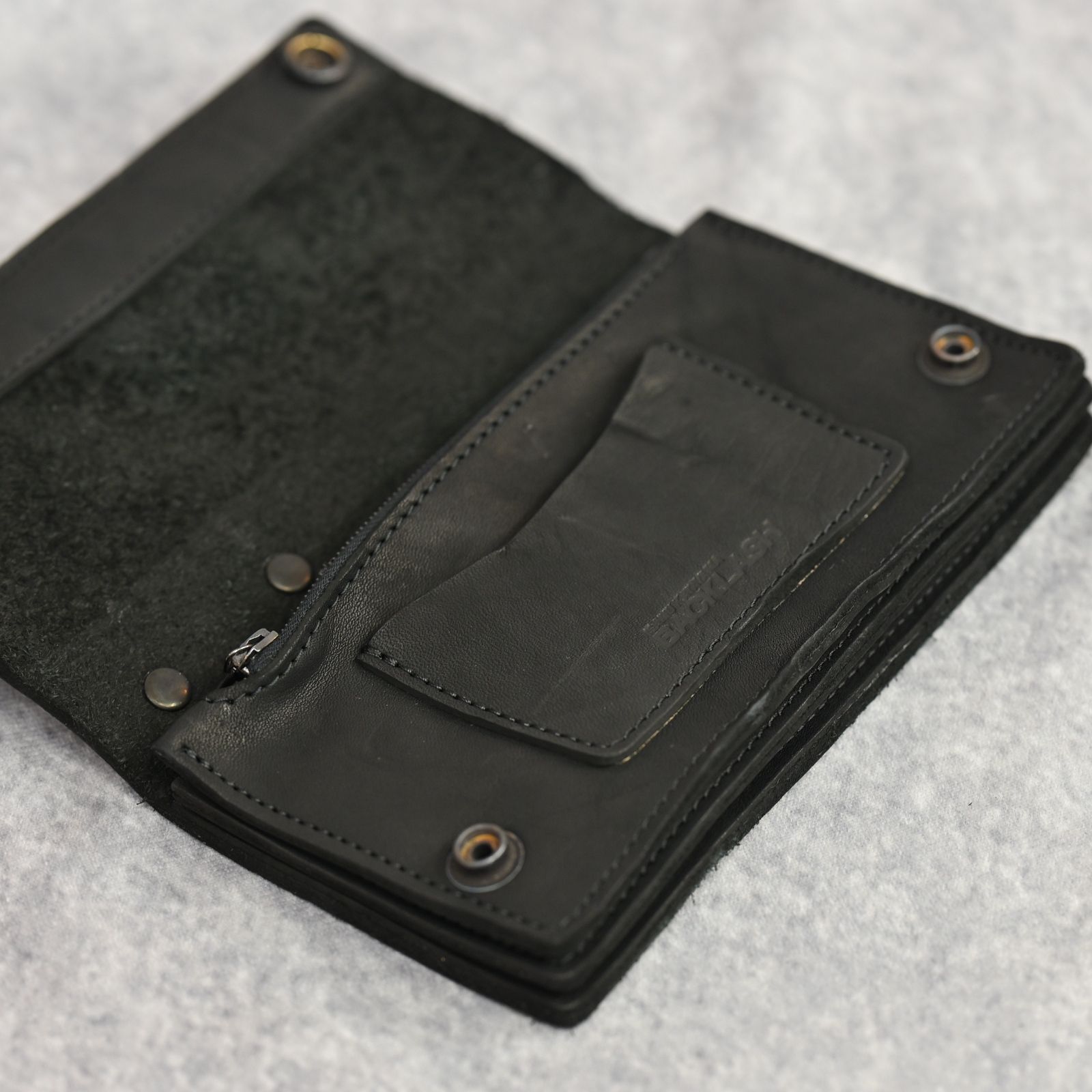 ジャパンショルダー製品染め ラージトラッカーウォレット （BLACK）｜318-38