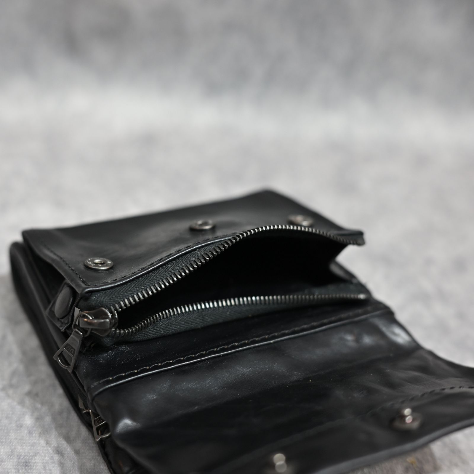 ホーウィンレザー 二つ折り スナップウォレット （BLACK / ブラック）｜894-05
