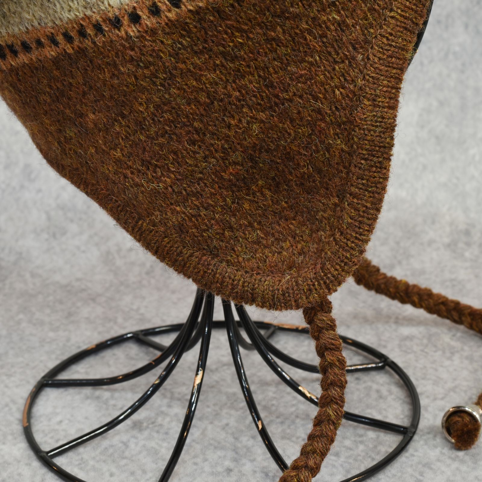 WOOL KNIT FLAP POMPOM BEANIE (CHOCOLATE)｜ポンポンニット帽｜PD25AAC09
