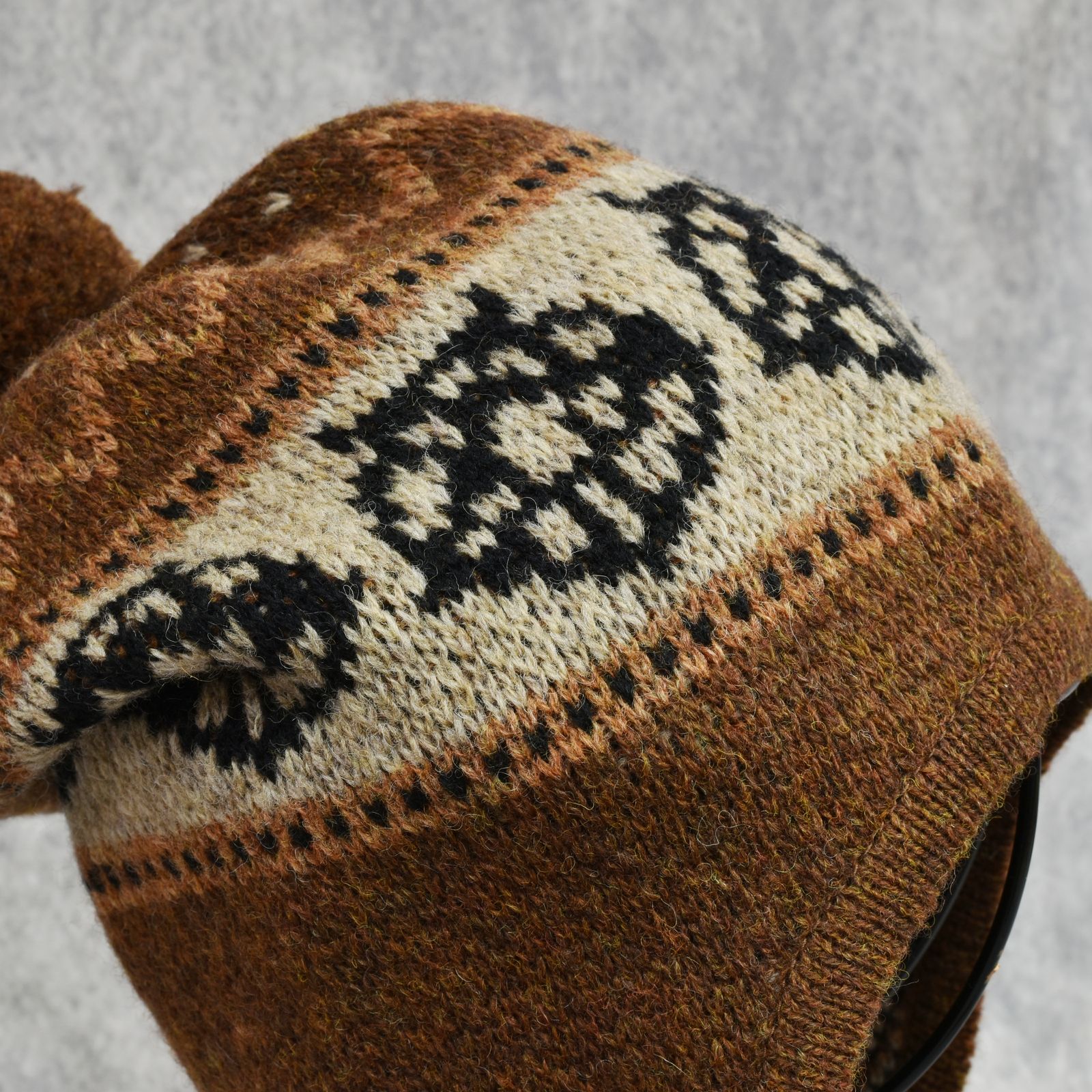 WOOL KNIT FLAP POMPOM BEANIE (CHOCOLATE)｜ポンポンニット帽｜PD25AAC09