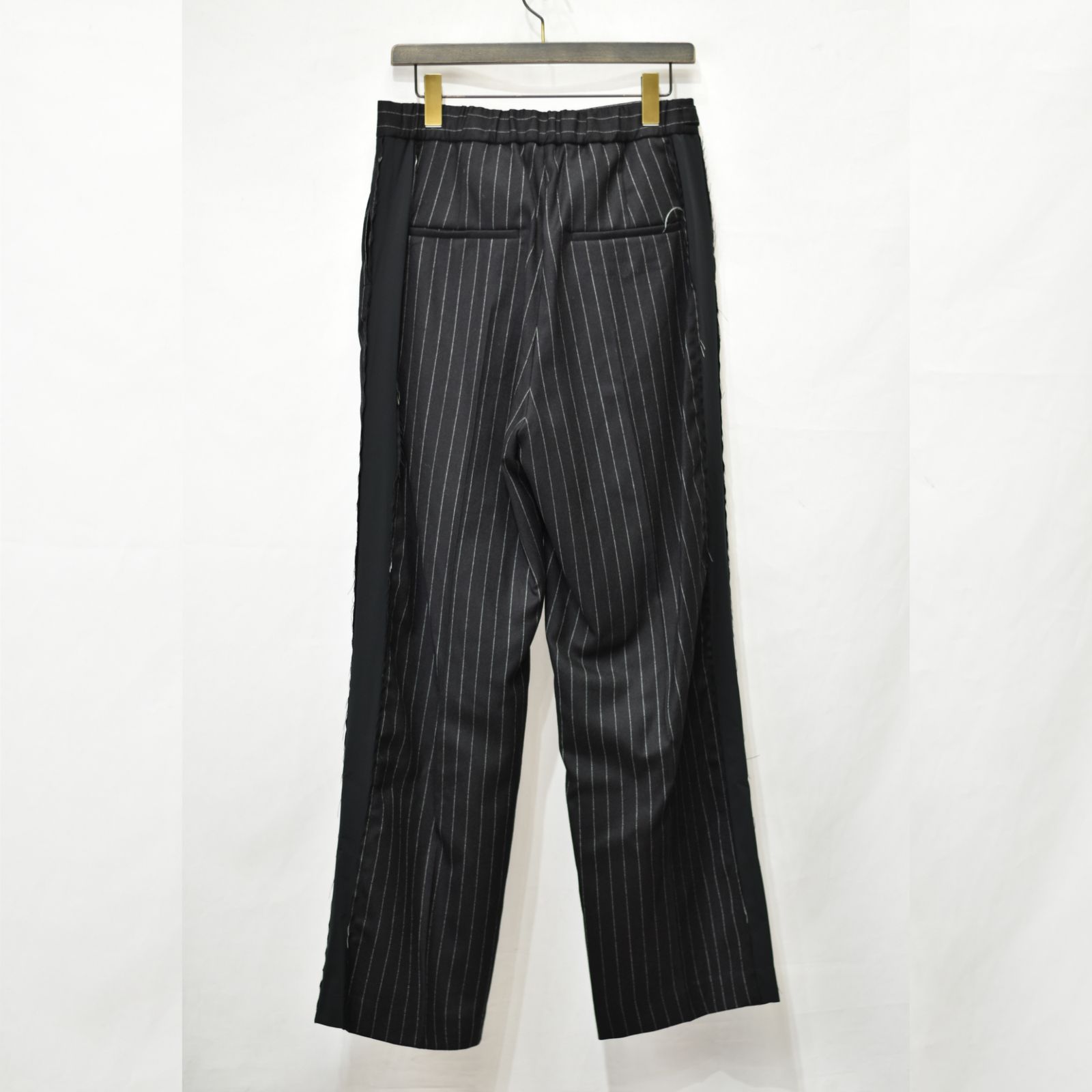 ラップドトラウザー / LB23AW-PT04-GST (BLACK STRIPE)