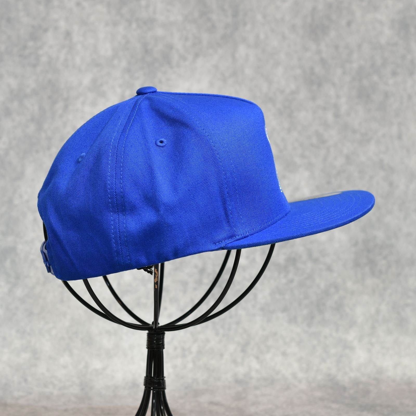 PINSTRIPE EMBROIDERY CAP (ROYAL)｜ピンストライプ ロゴ刺繍 ベースボールキャップ｜CR-26SS010