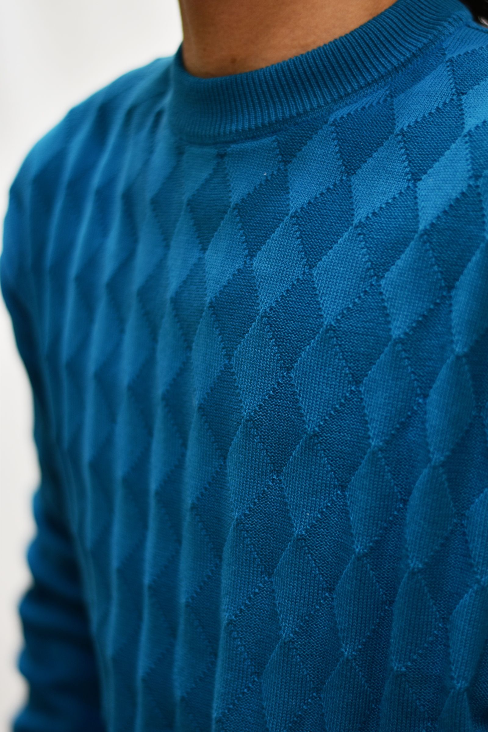 LINKS DIAMOND STITCH CREW NECK KNIT SWEATER (BLUE)