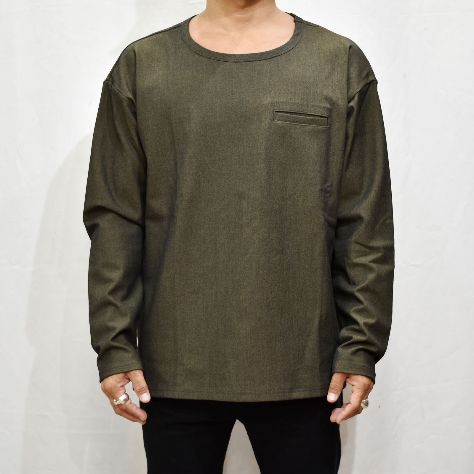 ポリエステルレーヨンアクリル ストレッチ ポケットカットソー （KHAKI）