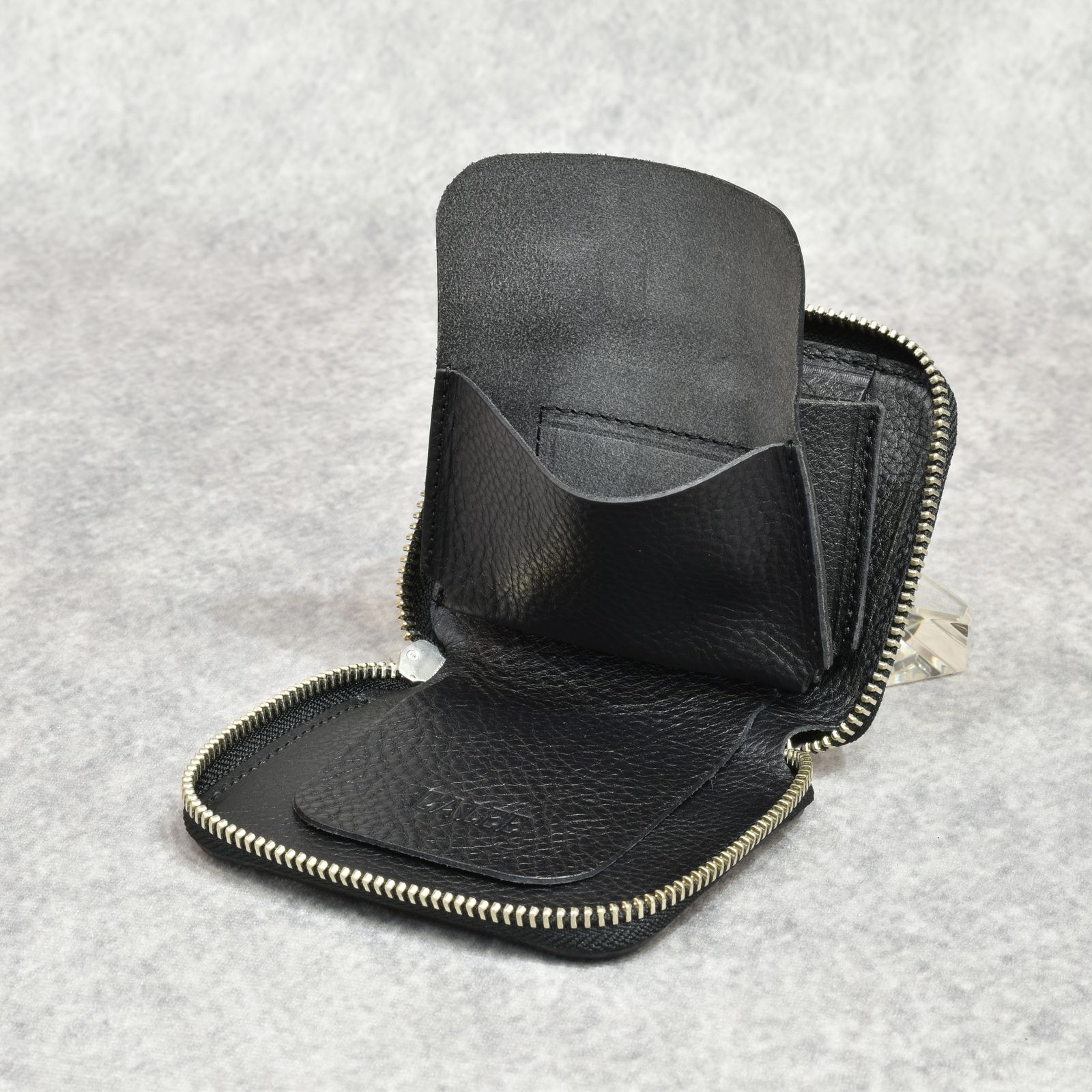 STUDS LEATHER ZIP MULTI WALLET (BLACK)｜スタッズレザー ジップマルチウォレット 二つ折り財布｜CL-26SS015LE