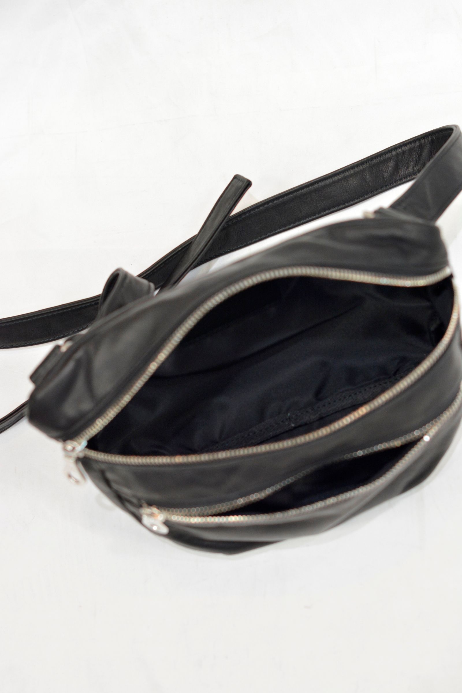 Furniture Leather ショルダーバッグ
