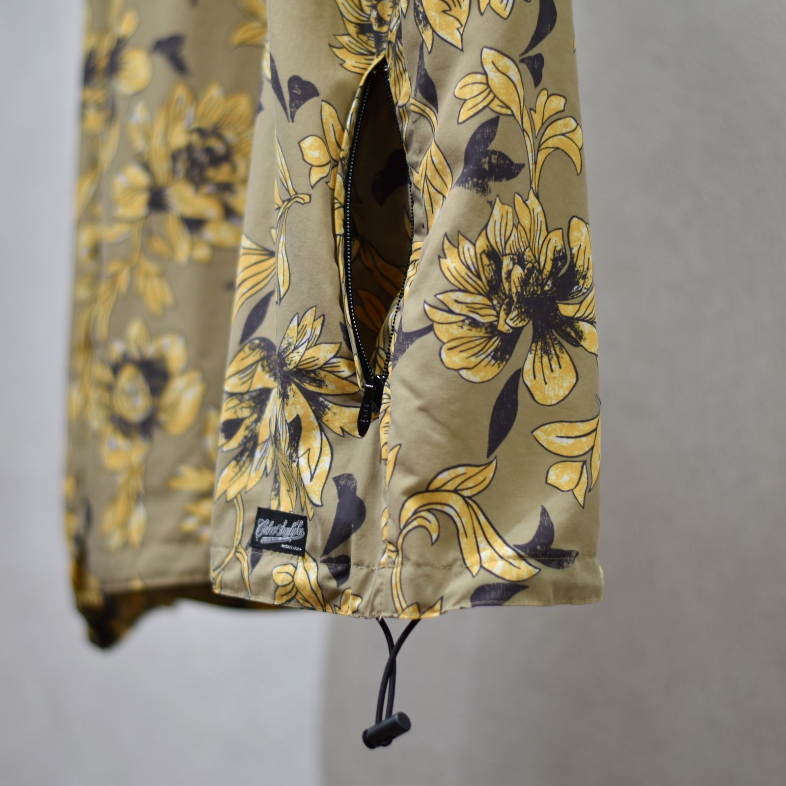 CALEE - ALLOVER FLOWER PATTERN ANORAK PARKA (KHAKI OLIVE) | chord