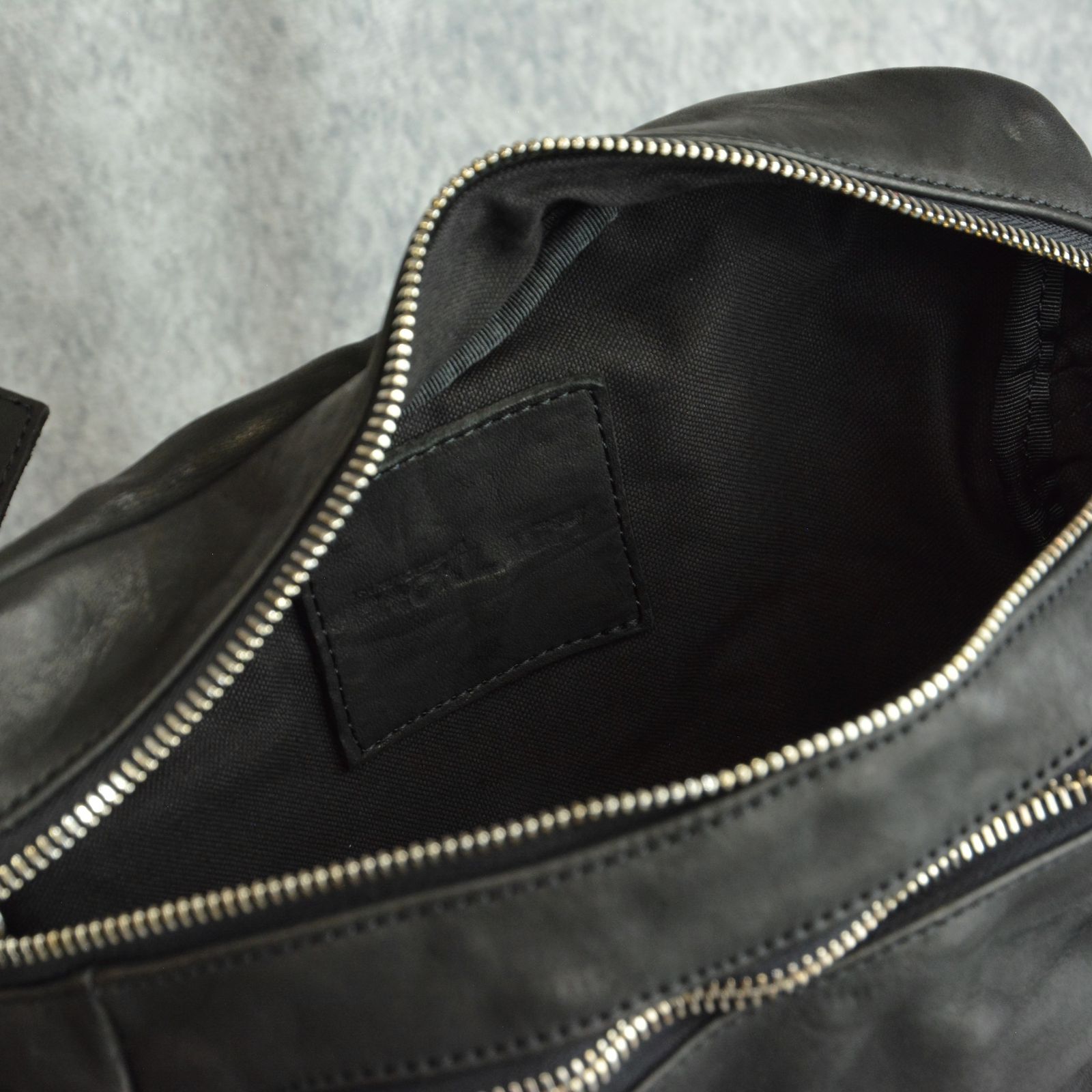 ジャパンダブルショルダー フルタンニン製品染め ショルダーバッグ （BLACK） 92-18
