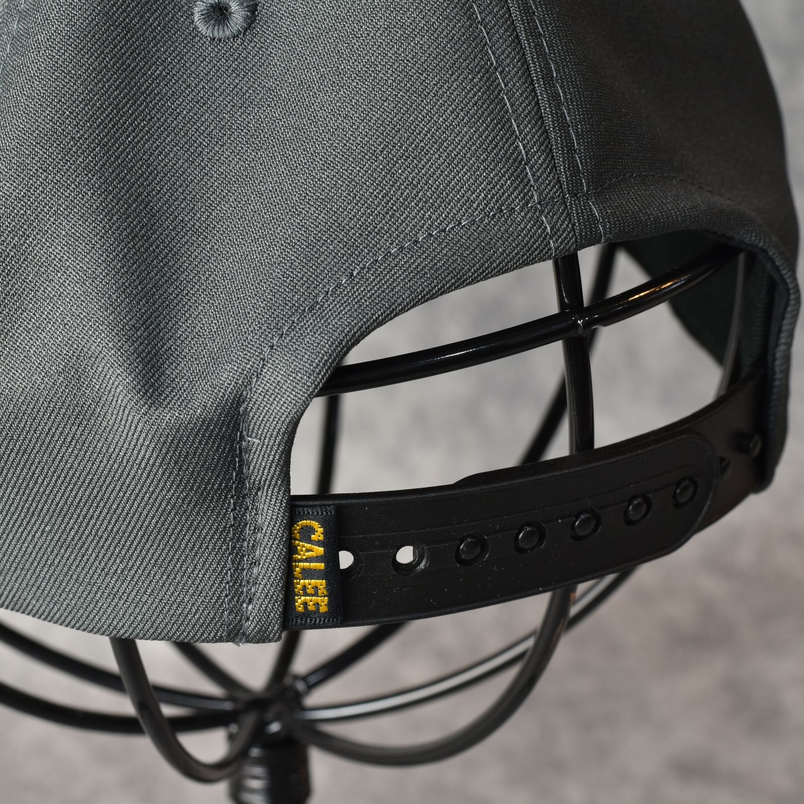 P/T CAL NT LOGO CAP (CHARCOAL) / ロゴ刺繍 浅型キャップ