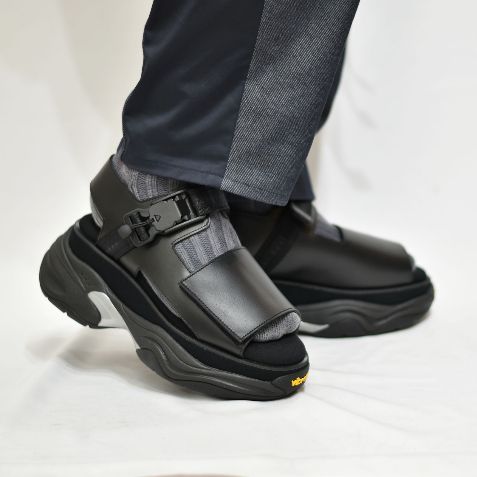 マグネットバックルシューサンダル / LB22SS-SHOES01 (BLACK)