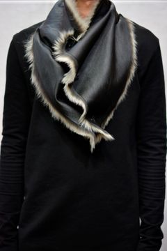 "SHEEP SHEARLING NECK WARMER