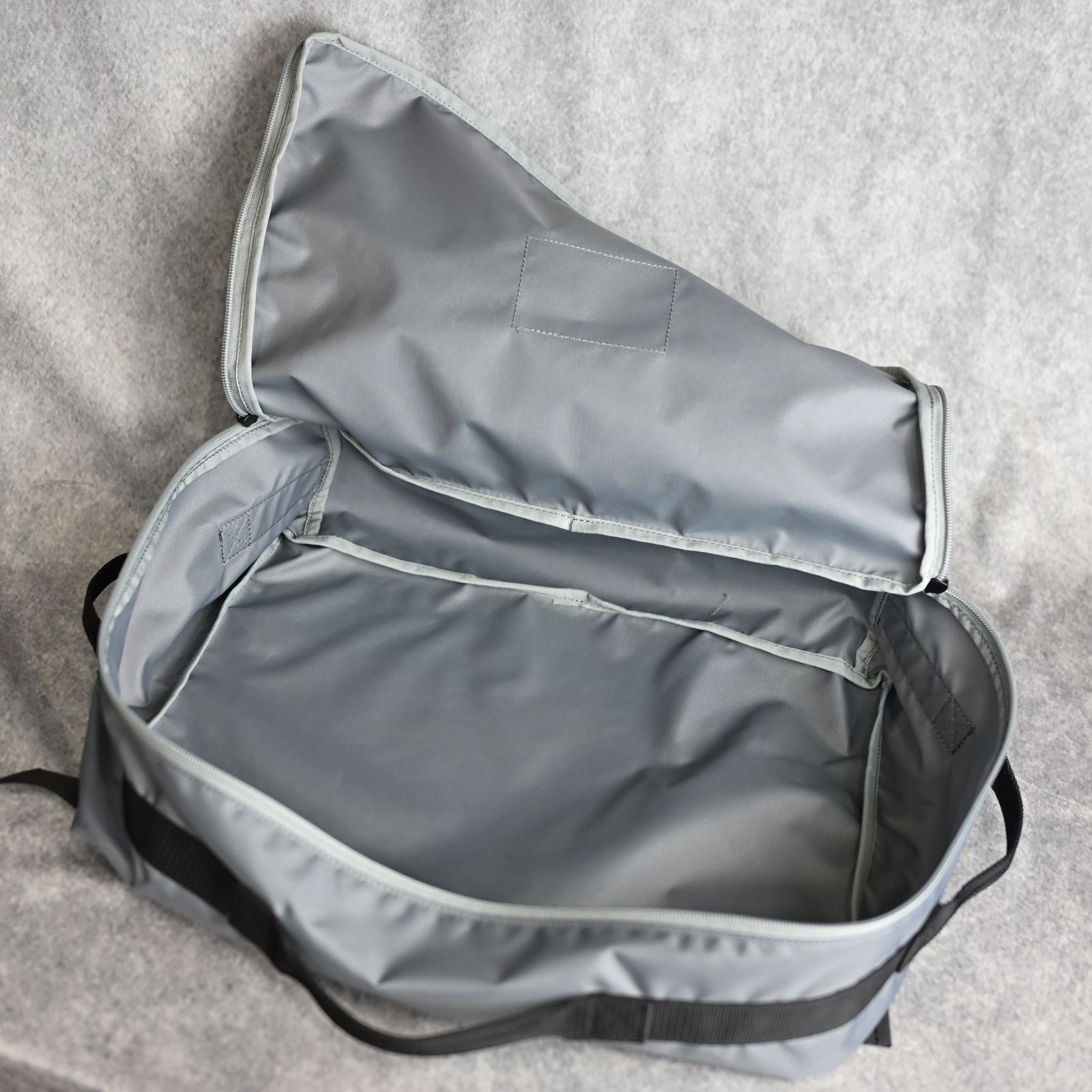 POUCH WITH STRAP （GRAY） / ファスナー ポーチ バッグ （グレー） / 9251-AC02