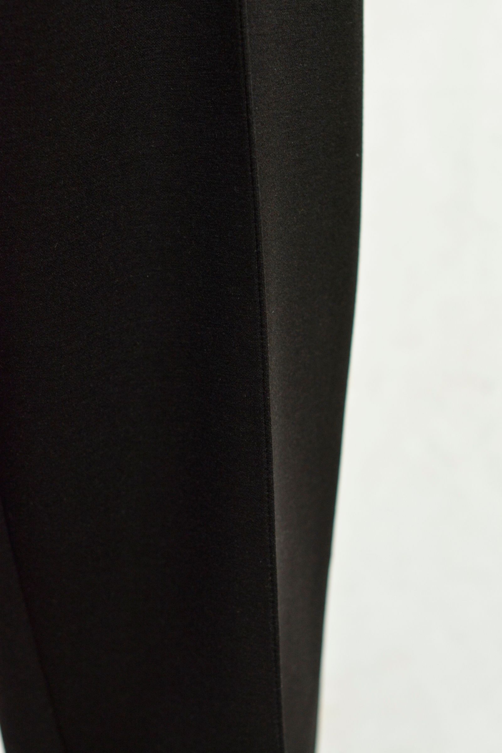 ”BONDING PLEATS PANTS