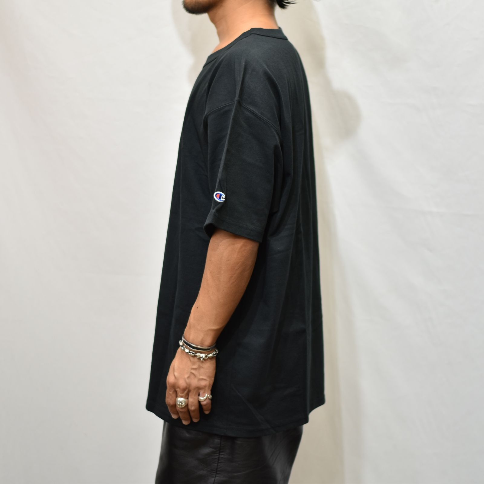 CHAMPION 7OZ ”chord” EMBROIDERY SHORT SLEEVE TEE (BLACK) / チャンピオン ロゴ刺繍 半袖Tシャツ