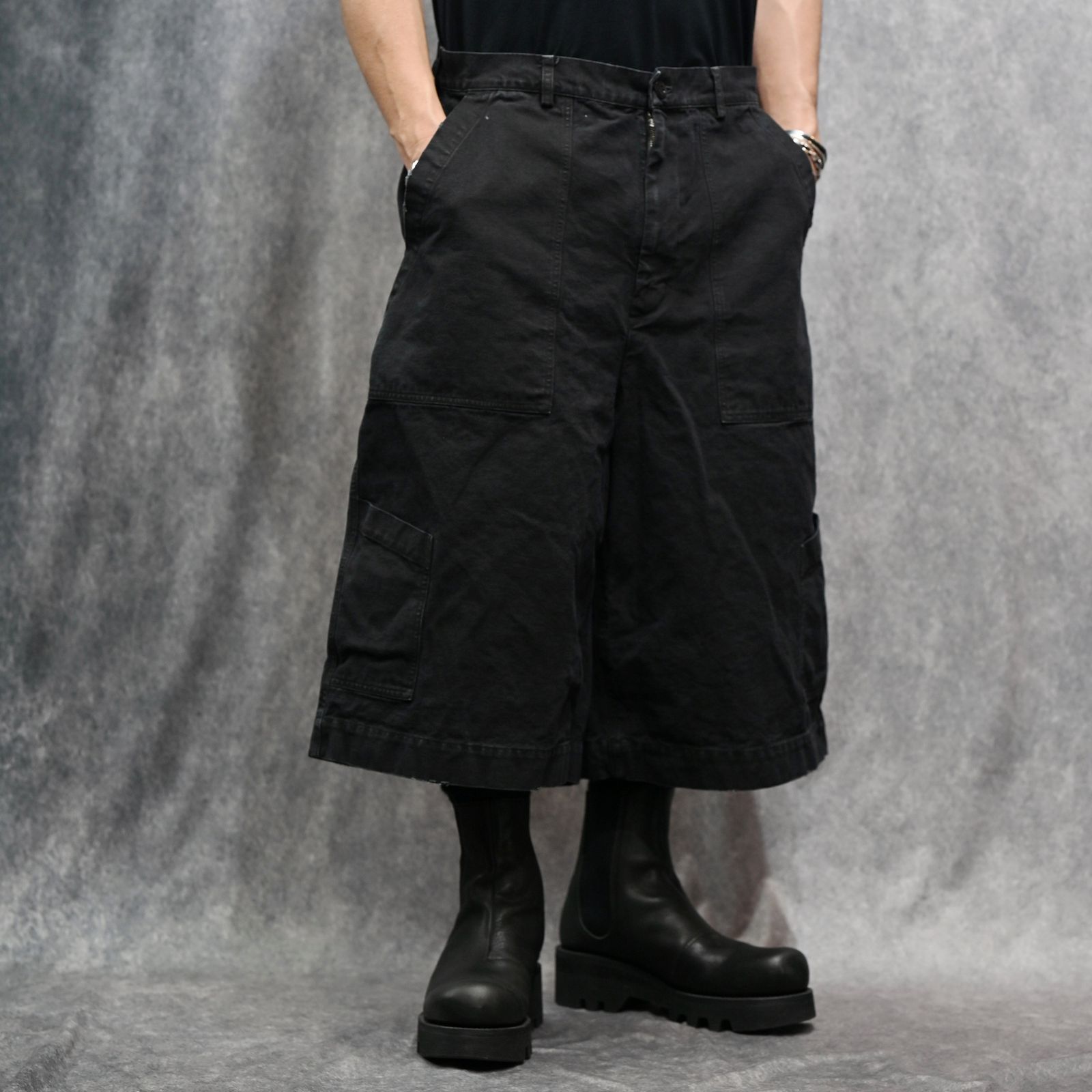 WIDE SHORT CHINO PANTS (BLACK / ブラック) ショート チノパンツ｜2601019