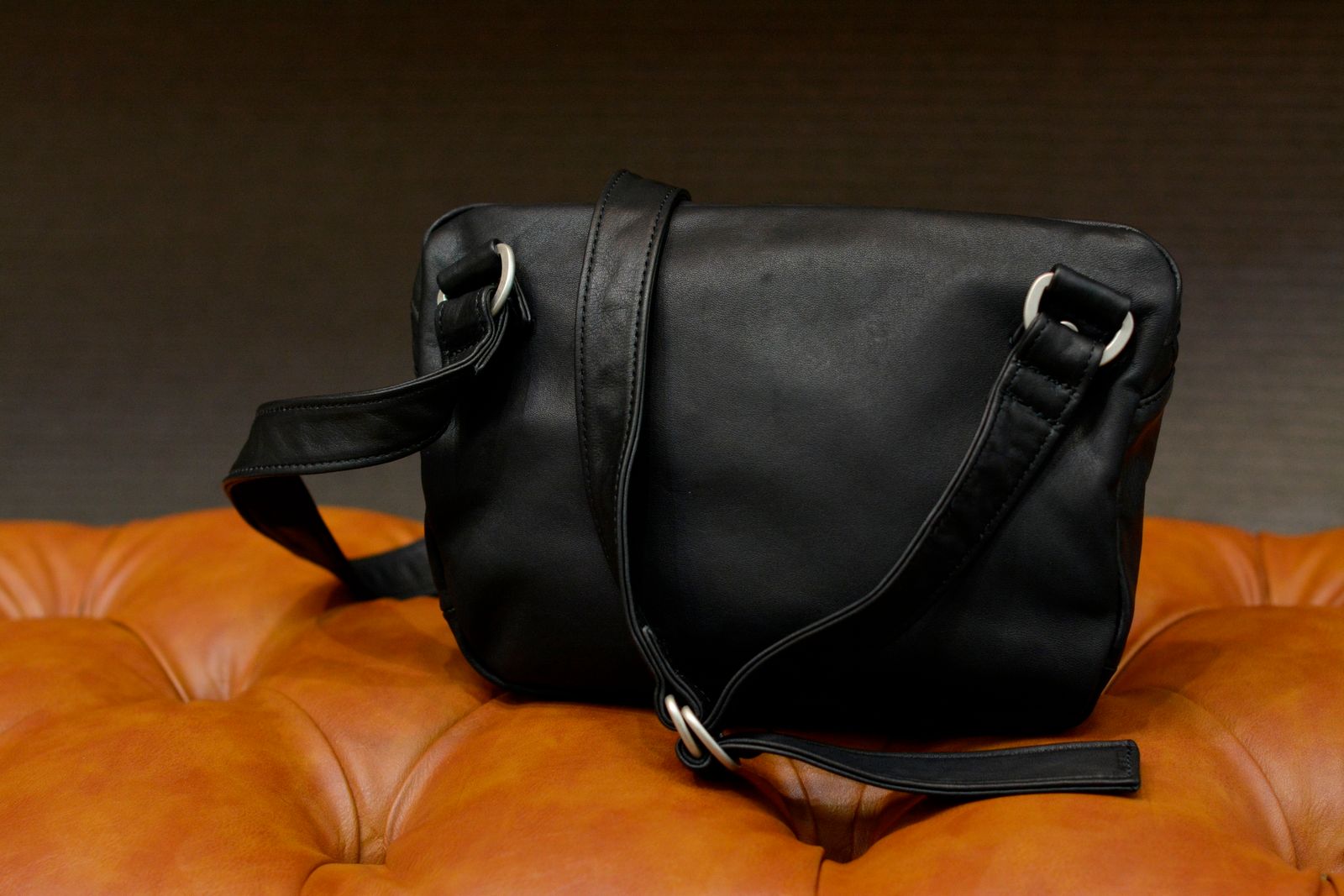 Furniture Leather ショルダーバッグ