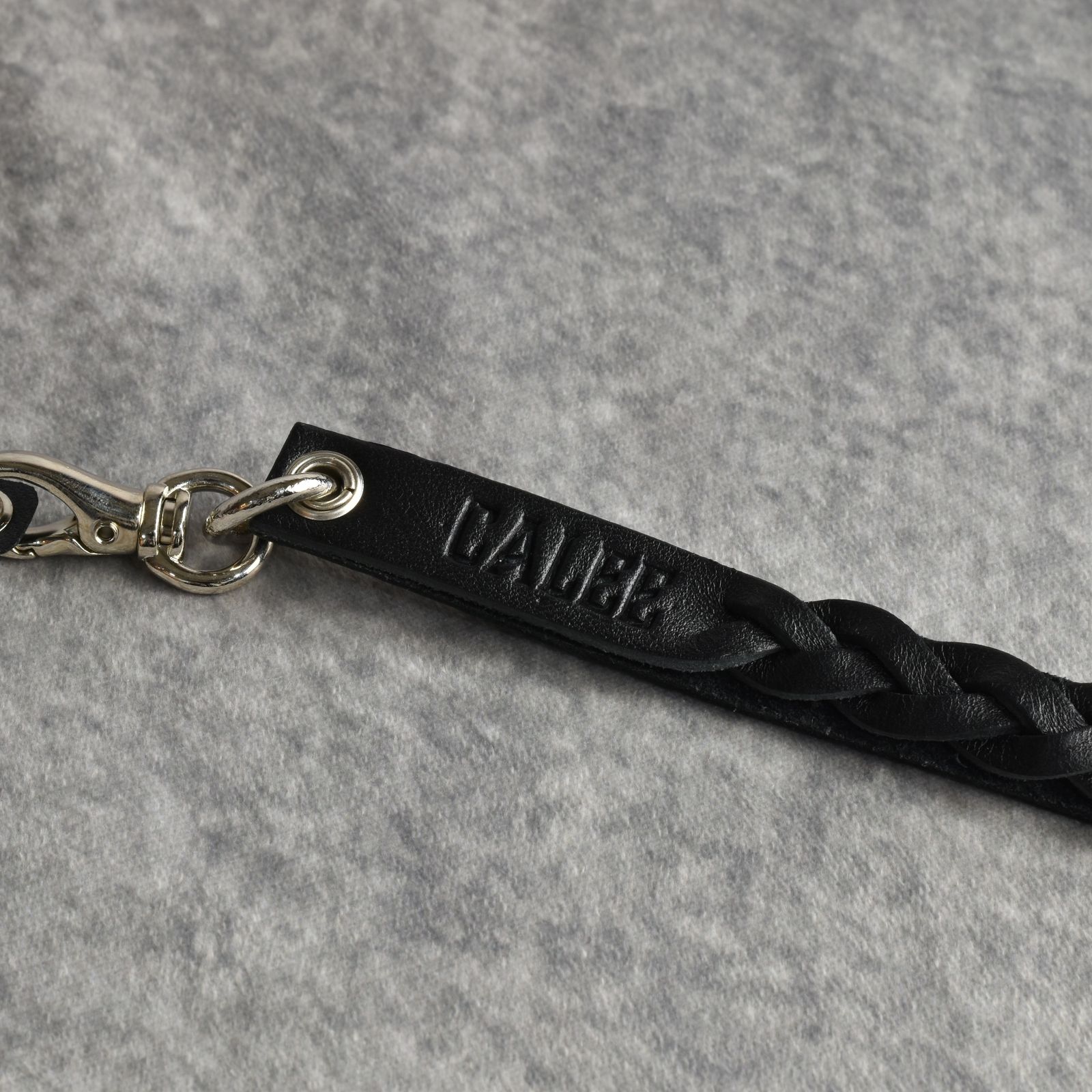 STUDS & KNITTING LEATHER SMART PHONE STRAP (BLACK) / スタッズ ＆ 編み込み 携帯ストラップ