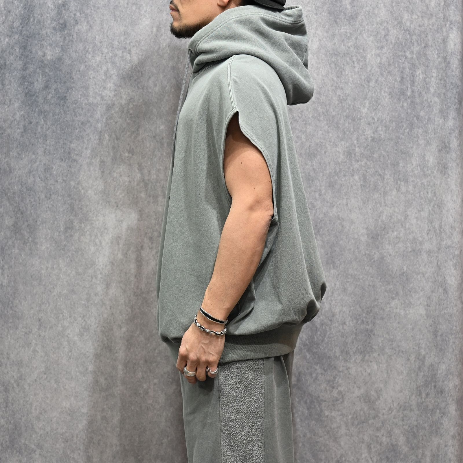N.HOOLYWOOD × Champion｜REVERSIBLE HOODIE （GRAY / グレー）｜リバーシブル ノースリーブ パーカー｜C8-D109