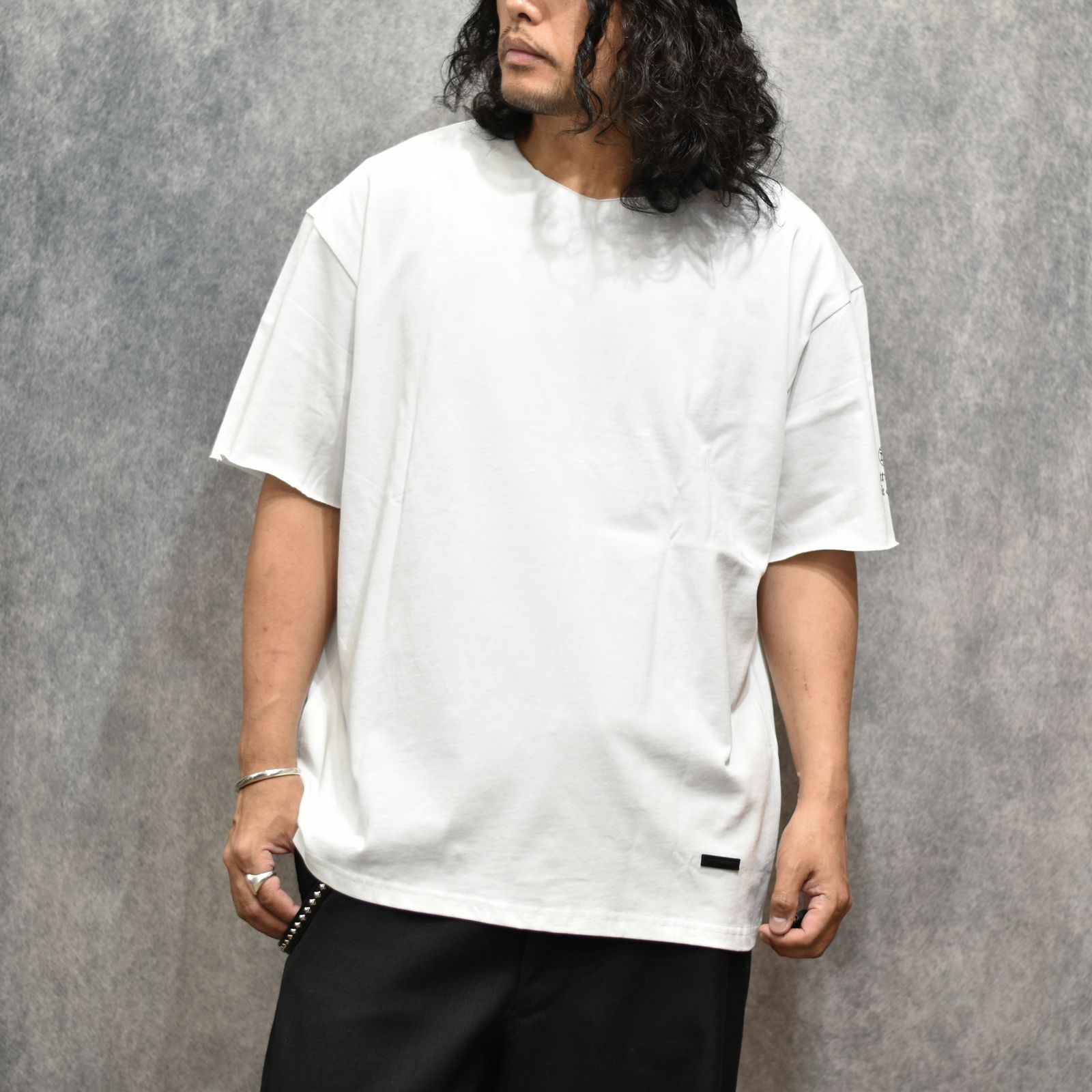 × MAGIC NUMBER RWMN CUTOFF TEE （WHITE）｜× マジック ナンバー カットオフ Tシャツ｜RW26S0620