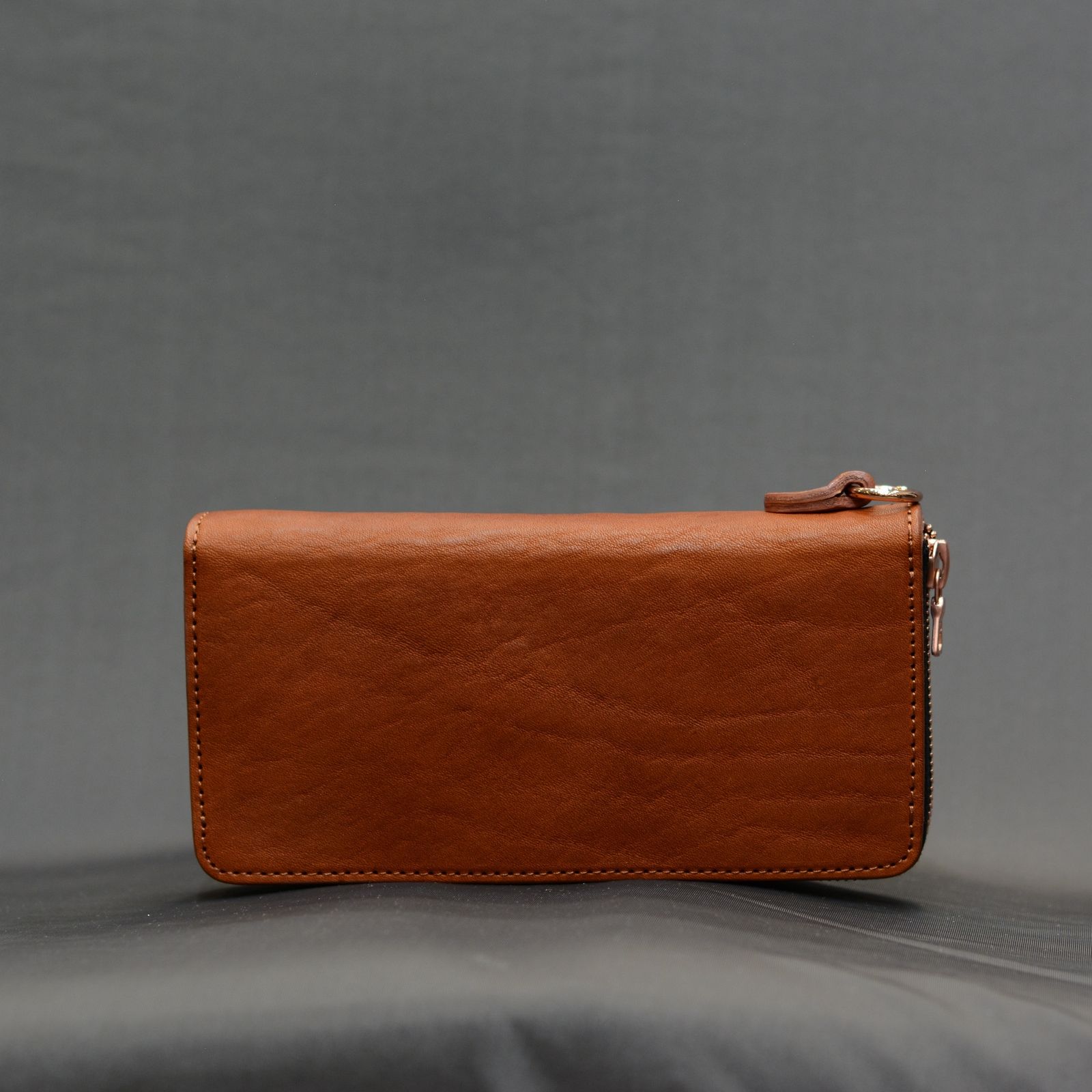 ダブルショルダー製品染め ラウンド財布 （BROWN）