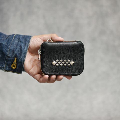 STUDS LEATHER ZIP MULTI WALLET (BLACK)｜スタッズレザー ジップマルチウォレット 二つ折り財布｜CL-26SS015LE