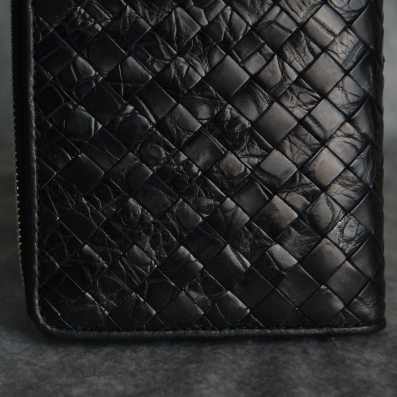 オイルクロコメッシュ ラウンドジップ財布 (BLACK)
