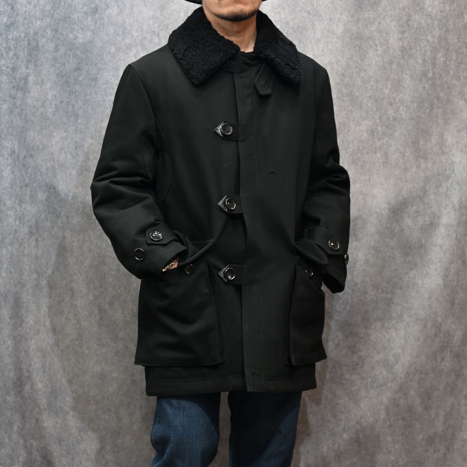 Mouton Collar Duck Military Haif CT （BLK）｜ムートンカラー ミリタリーハーフコート｜2511-9004