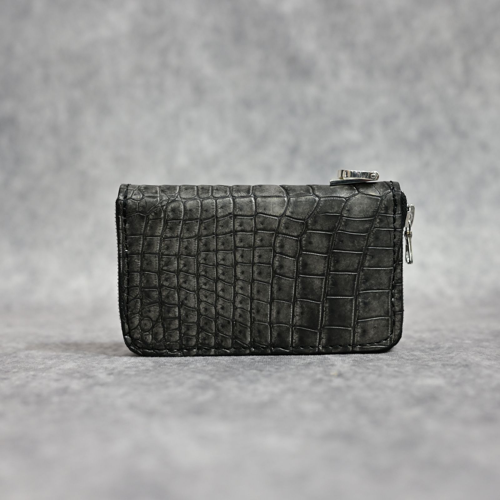 クロコ 墨染め+イタリアンバケッタ ミニラウンド財布 （SUMI / 墨グレー） 383-05