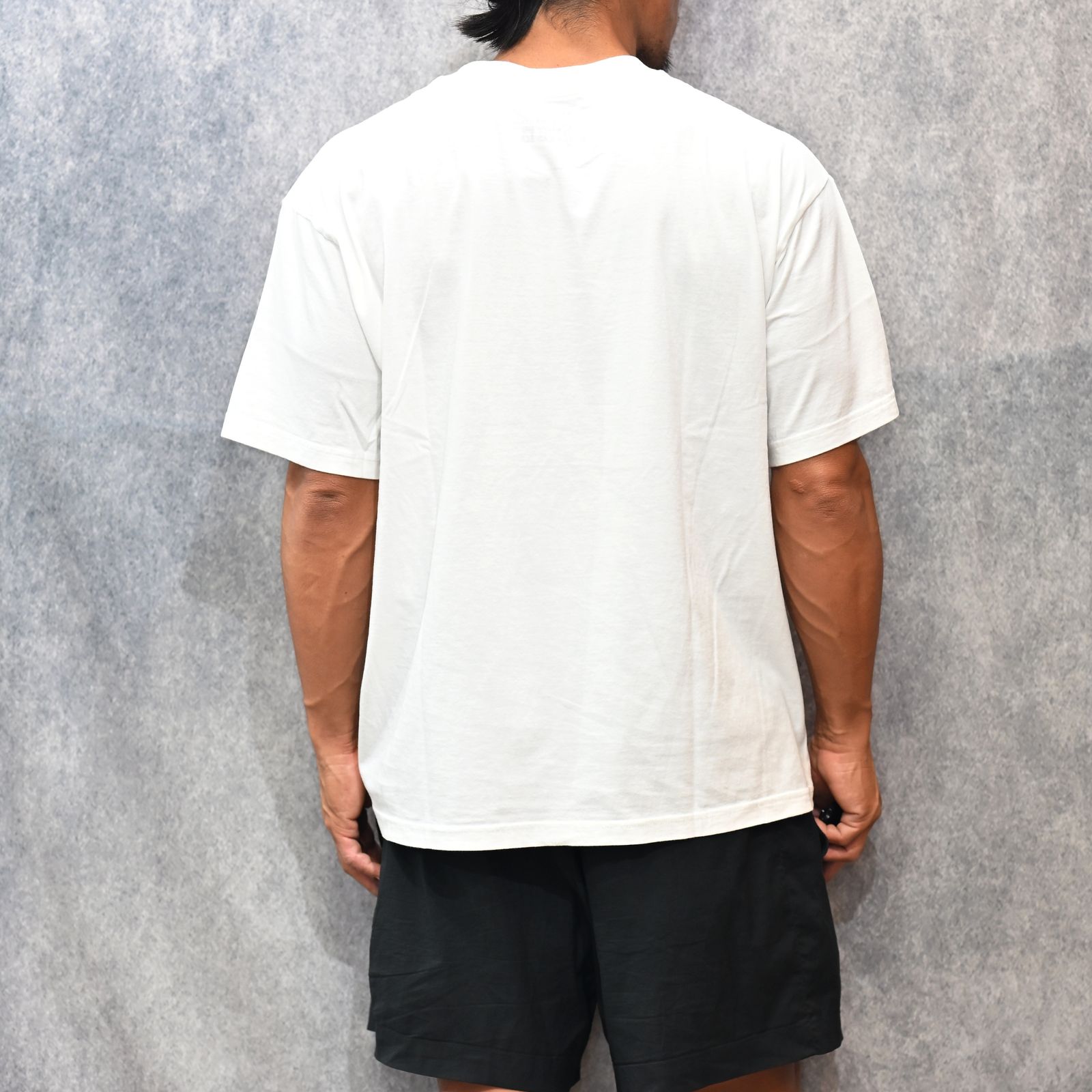 Stie-lo × Irina.L "The front" T-SH （WHITE） / プリントTシャツ （ホワイト） 25MND-STL008
