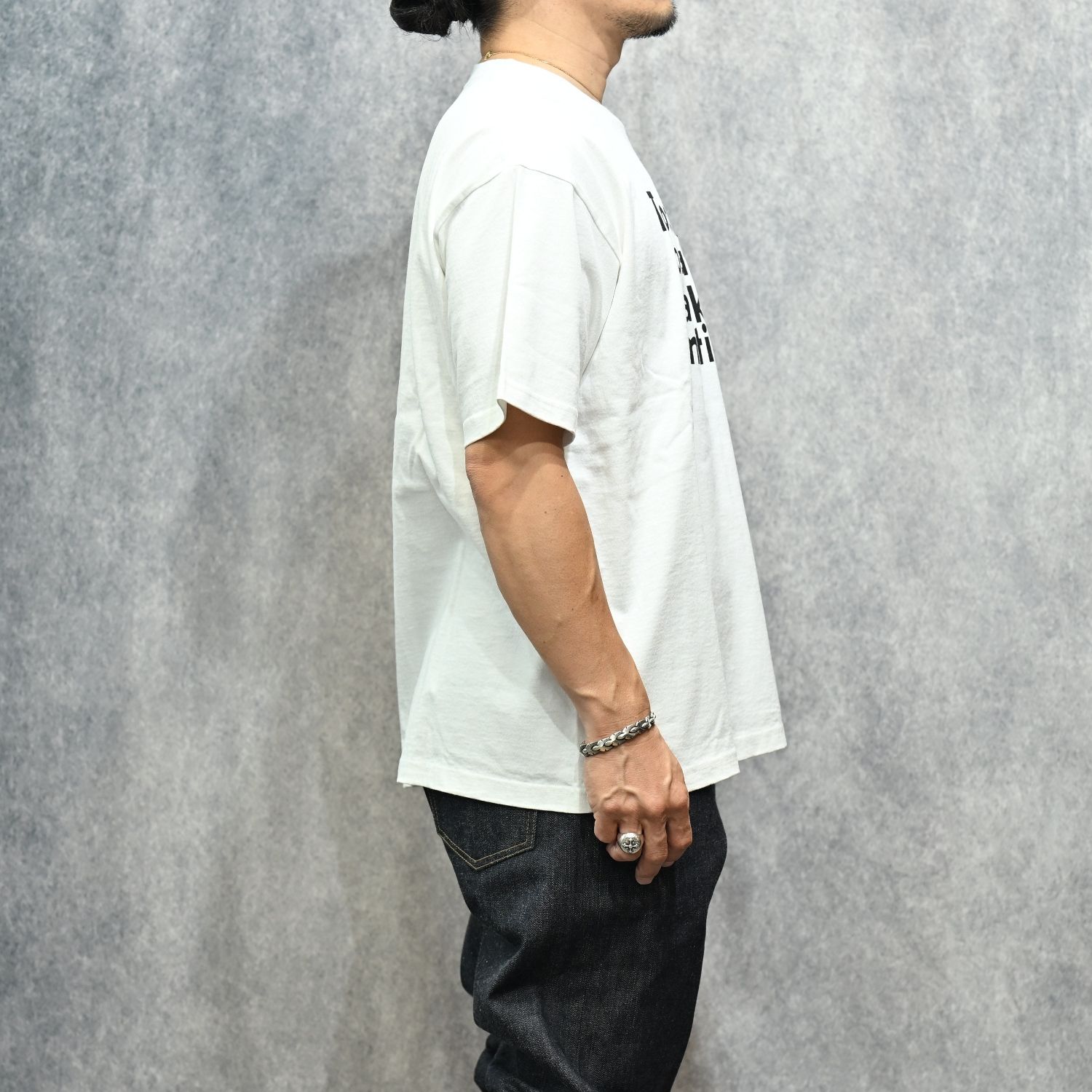 Too Much beauty TEE （WHT） プリント Tシャツ （ホワイト）｜MDFBF08402