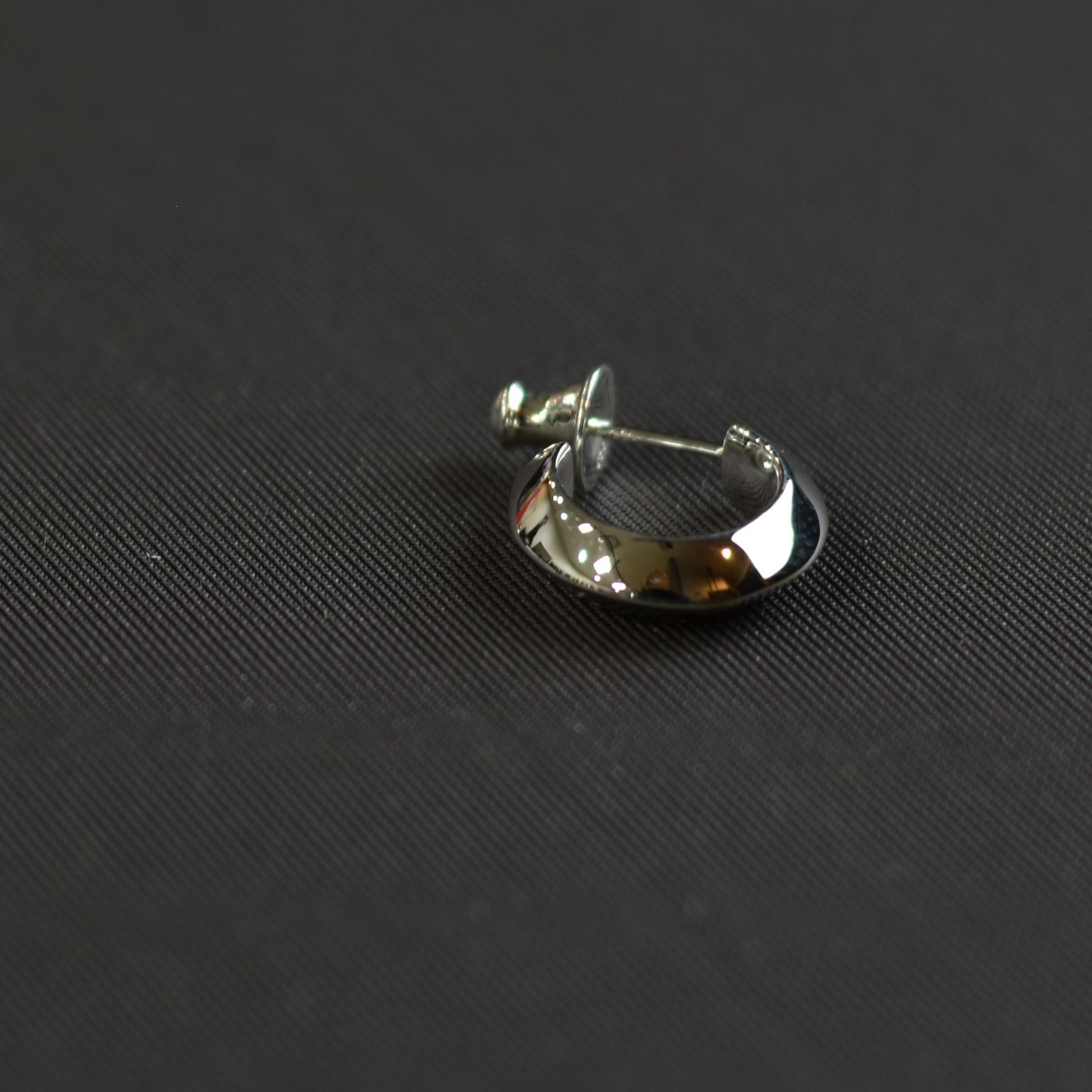 CALEE - LOGO ROLL PIERCE ＜REGULAR＞ (GOLD) / ロゴ ロールピアス