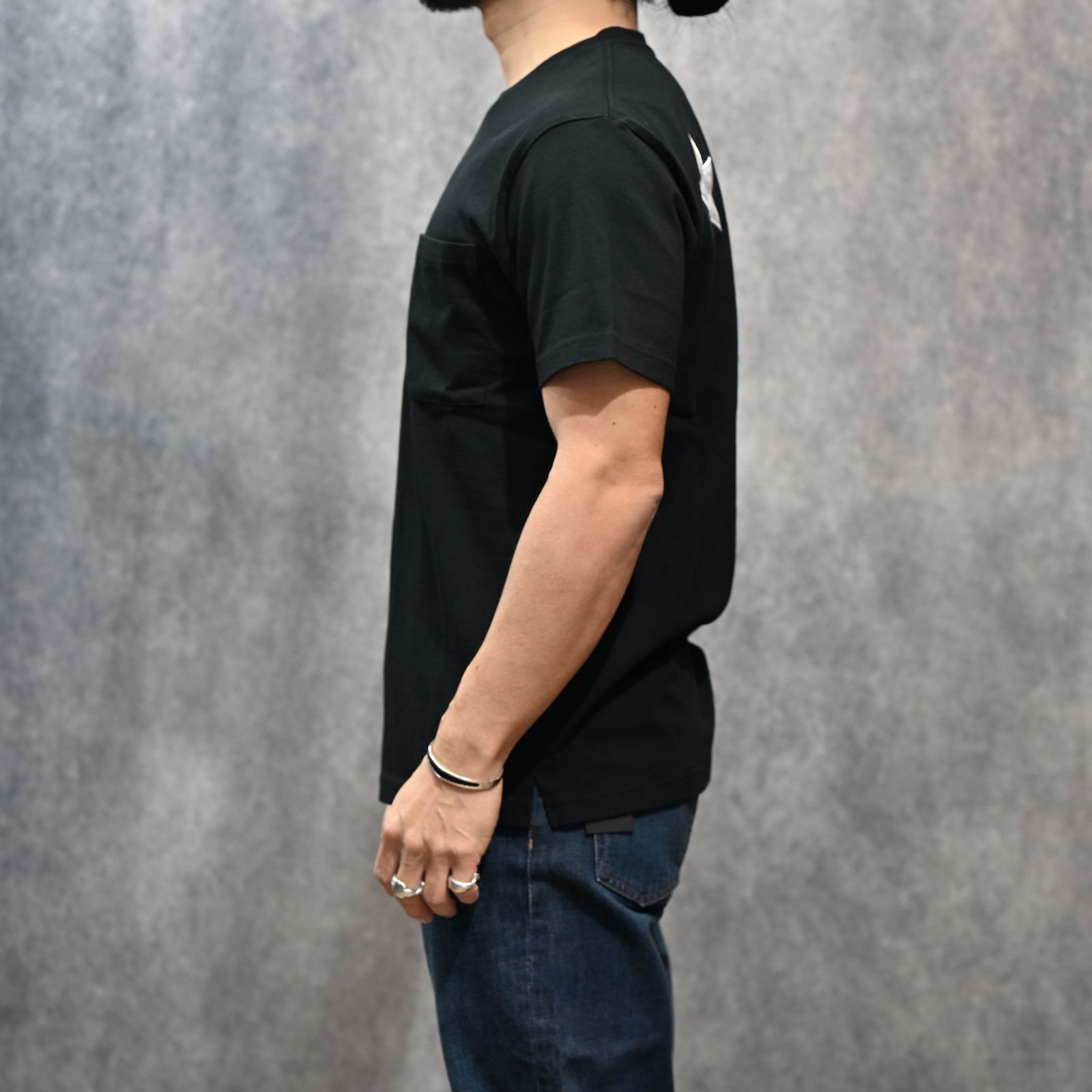 × M&M CUSTOM PERFORMANCE Star Embroidery Pocket Tee （BLK）｜× エムアンドエムカスタムパフォーマス 星刺繍 ポケットTシャツ｜MND-MM41