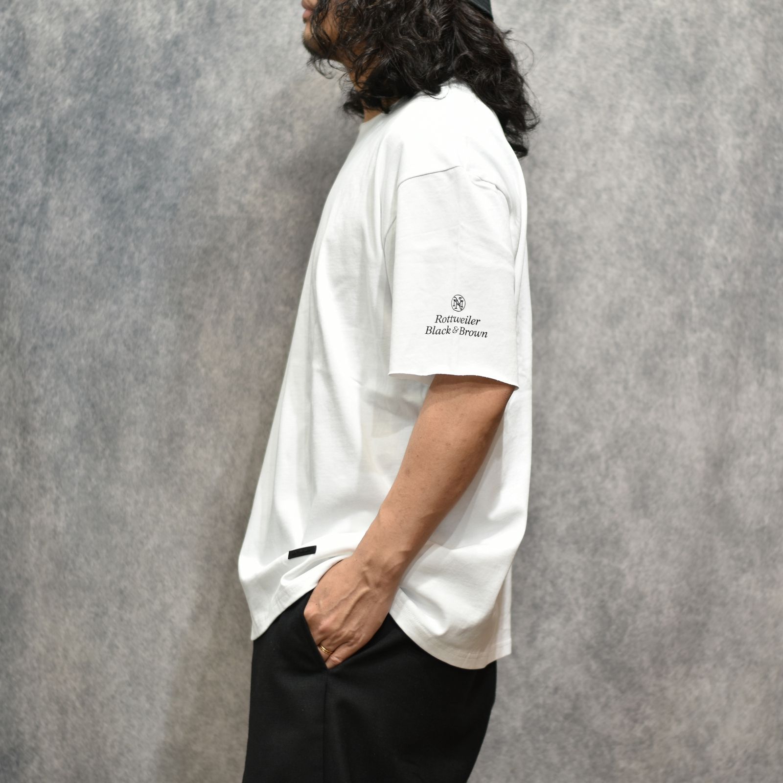 × MAGIC NUMBER RWMN CUTOFF TEE （WHITE）｜× マジック ナンバー カットオフ Tシャツ｜RW26S0620