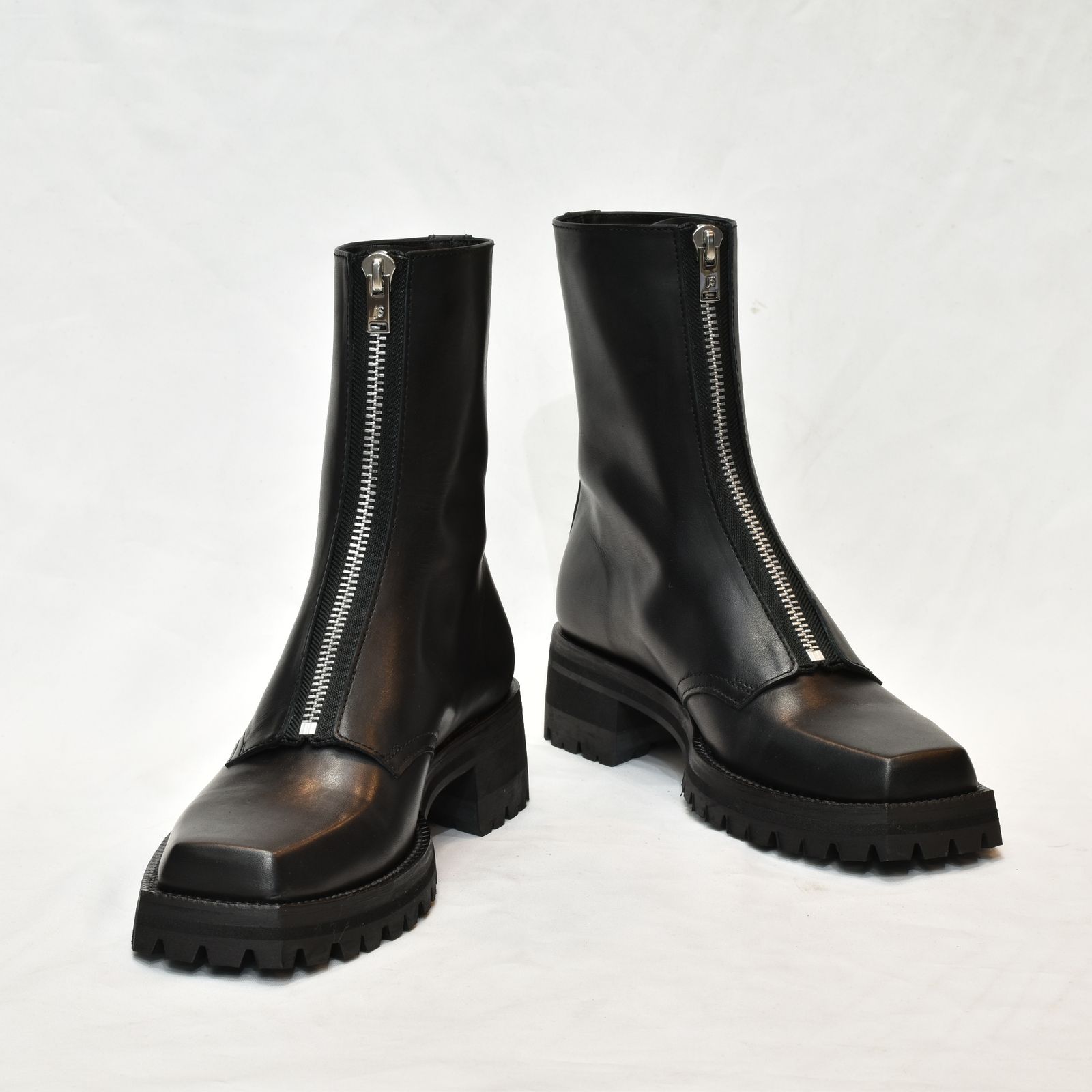 JOHNLAWRENCESULLIVAN - ZIPPED BOOTS” | chord online store