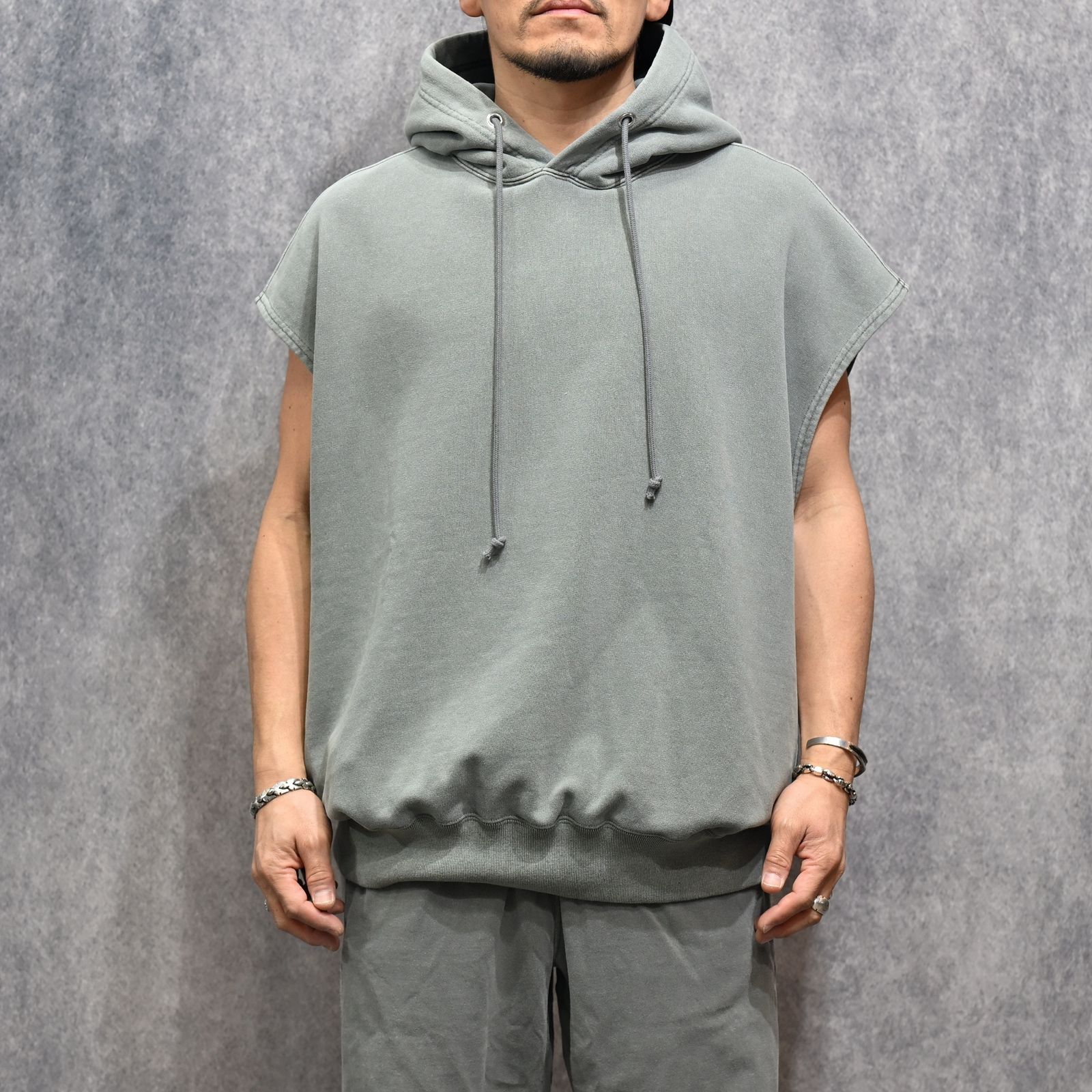 N.HOOLYWOOD × Champion｜REVERSIBLE HOODIE （GRAY / グレー）｜リバーシブル ノースリーブ パーカー｜C8-D109