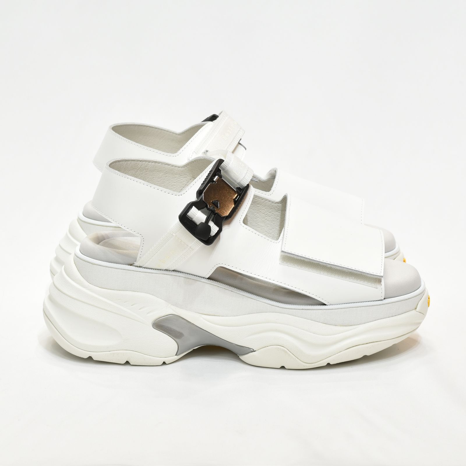 マグネットバックルシューサンダル / LB22SS-SHOES01 (WHITE)