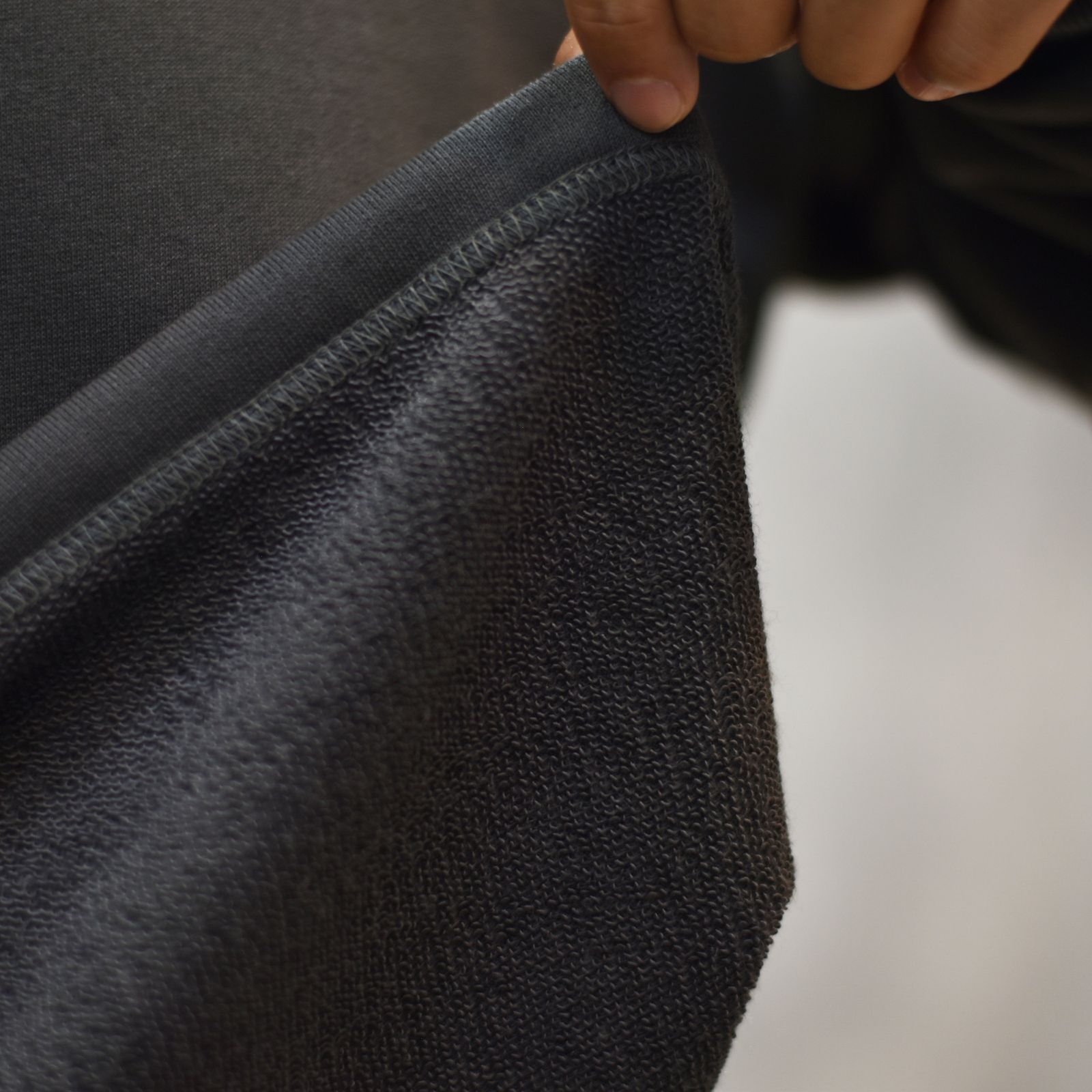 AEROKNOT® CALEE NATINAL LOGO DROP L/S TEE (CHARCOAL)｜機能素材 エアロノット ロングスリーブ Tシャツ｜CL-25AW004