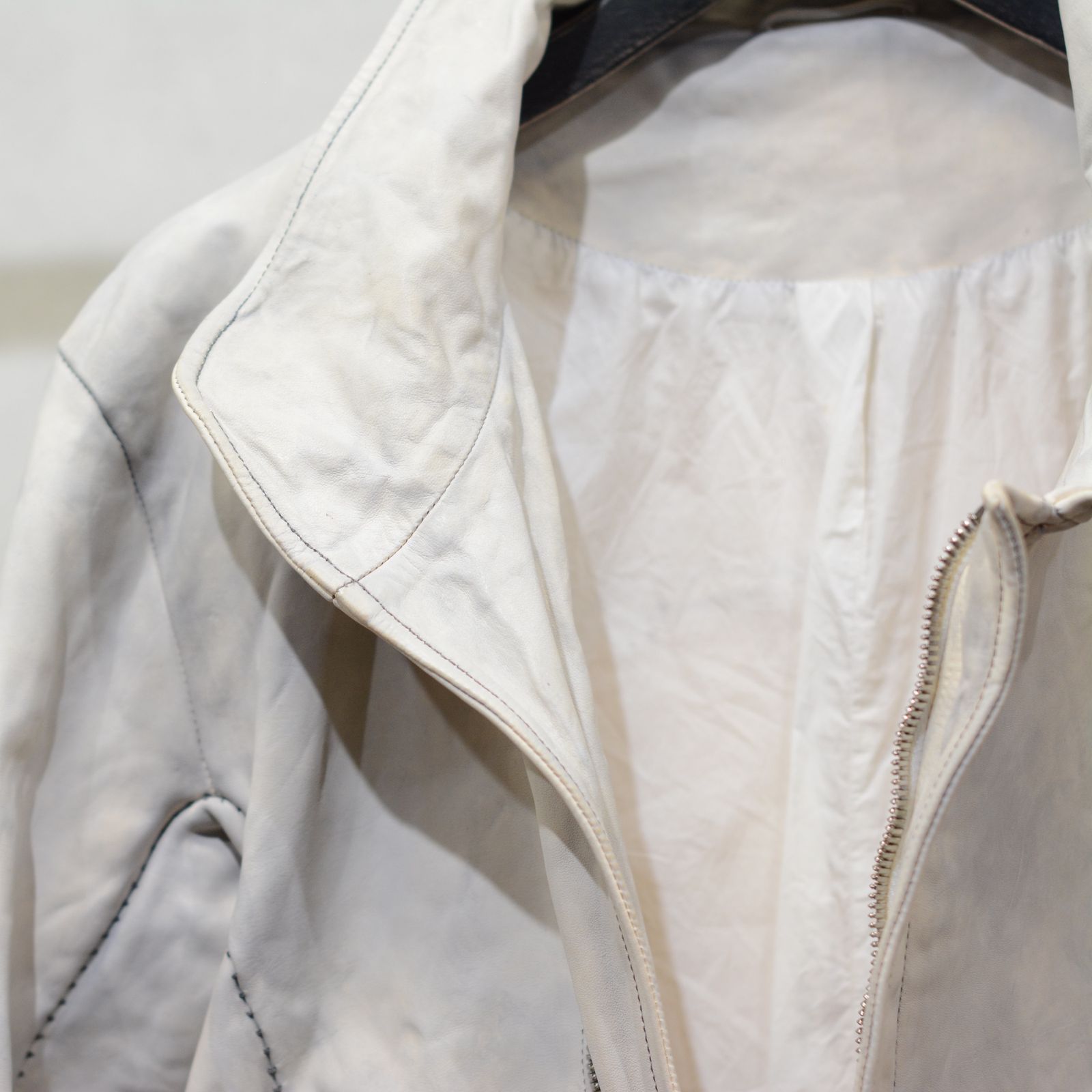 HORSE WHITE L.HI NECK BIAS ZIP RIB BL.LINED MB-1S