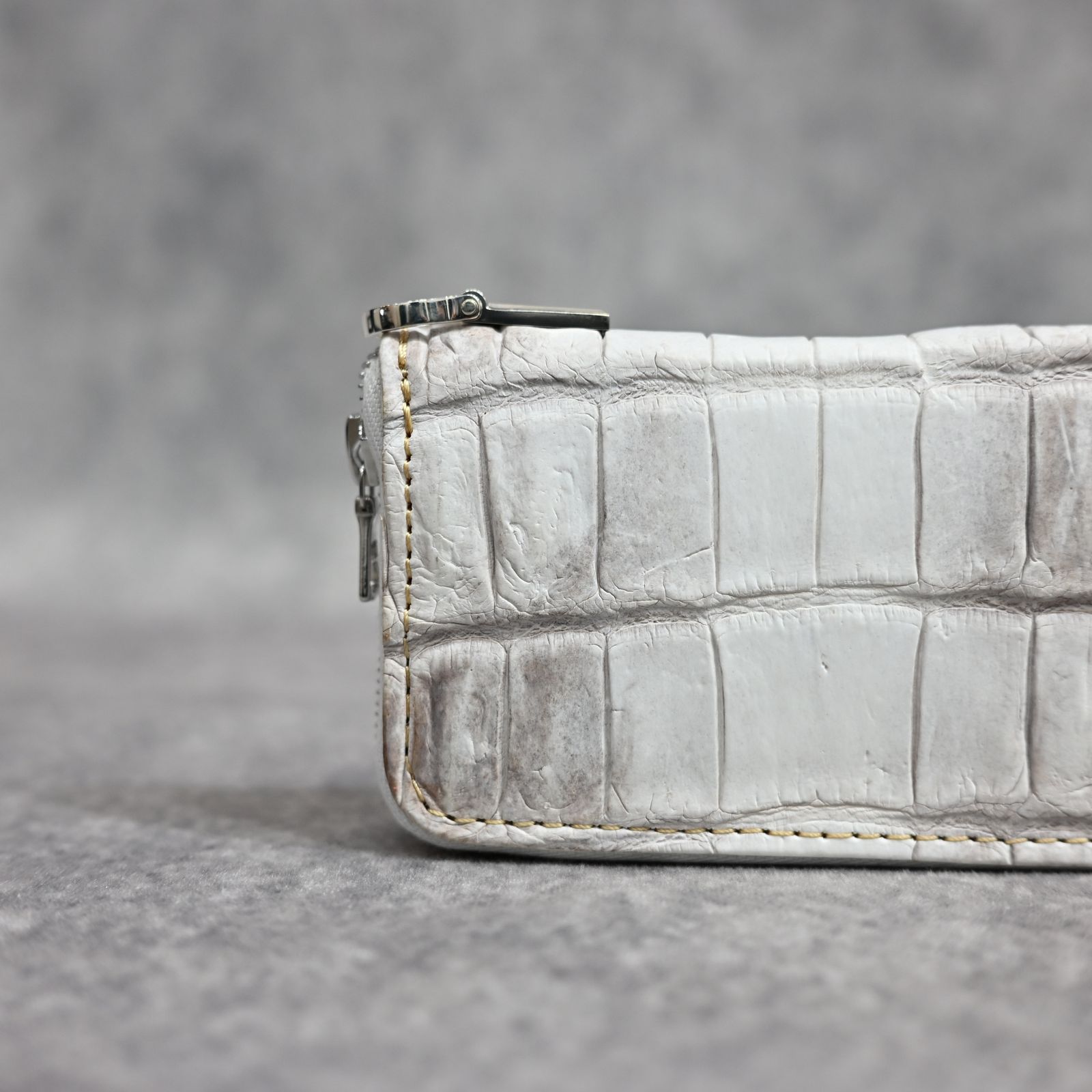 オイルクロコ 白鞣し ミニラウンド （HIMALAYAS / ヒマラヤ） 383-05