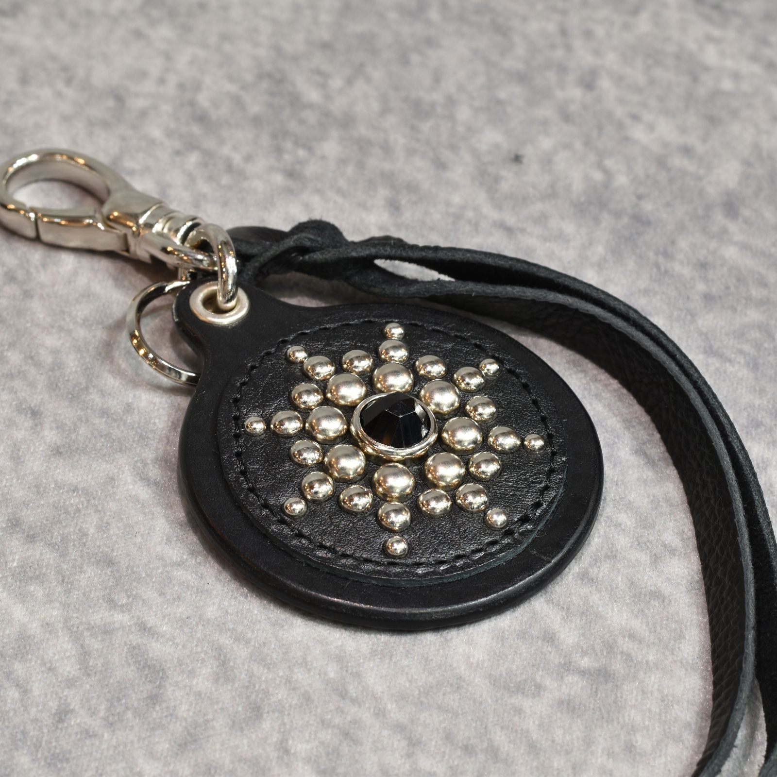 COLOR STONE STUDS LEATHER KEY RING (BLACK)｜カラーストーン スタッズレザー キーリング キーホルダー｜CL-26SS019LE