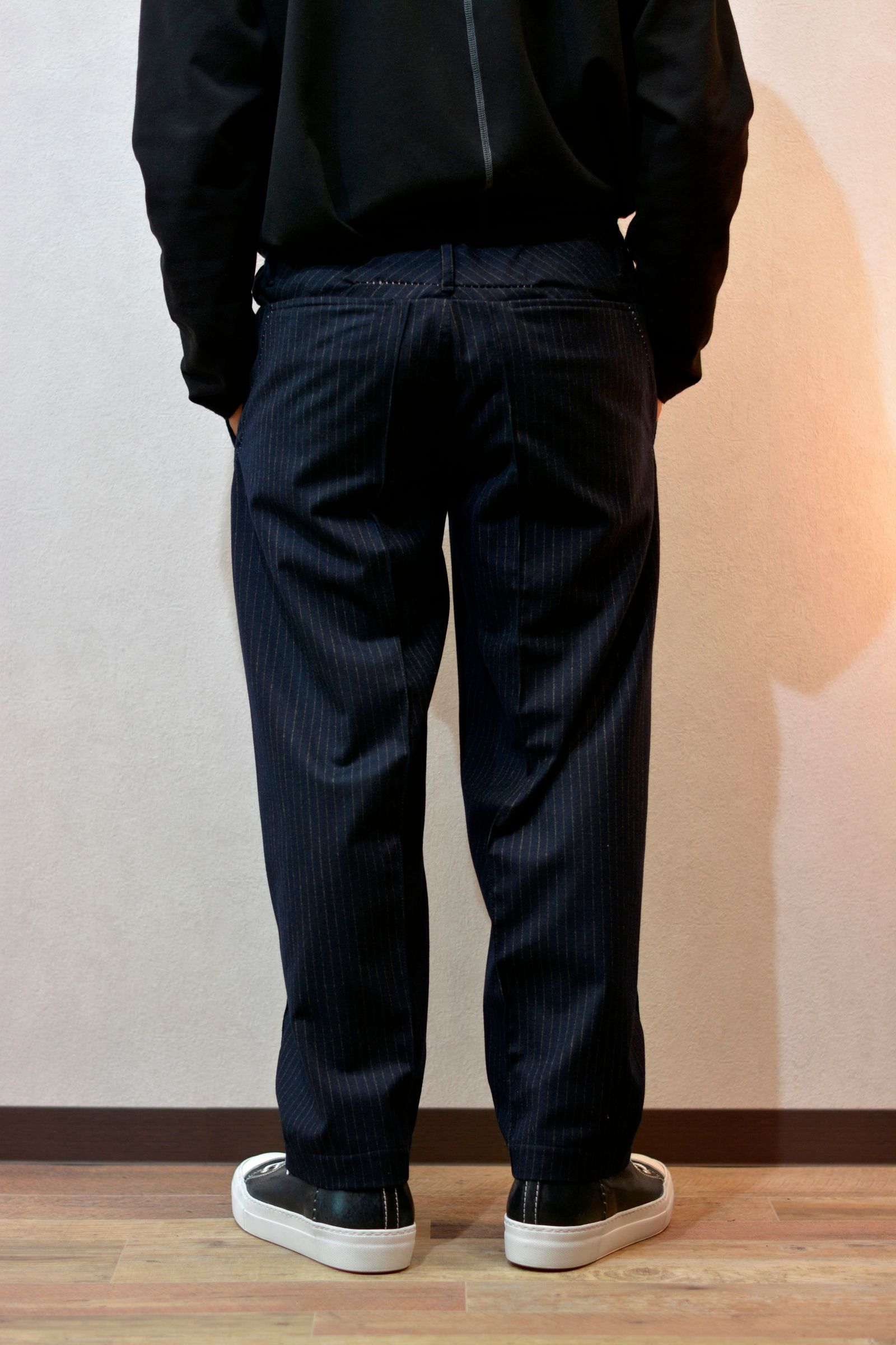 PANTS WIDE WITH BUTTONS"