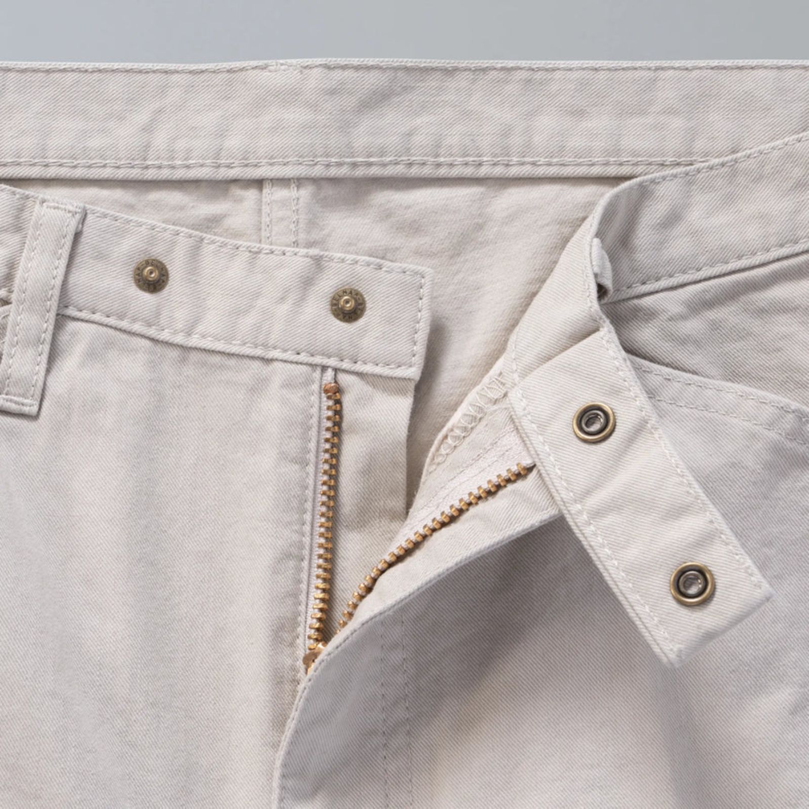 #022 LV MCQUEEN PANTS ONE-WASHED （D.BEIGE） / テーパード デニムパンツ （ベージュ）