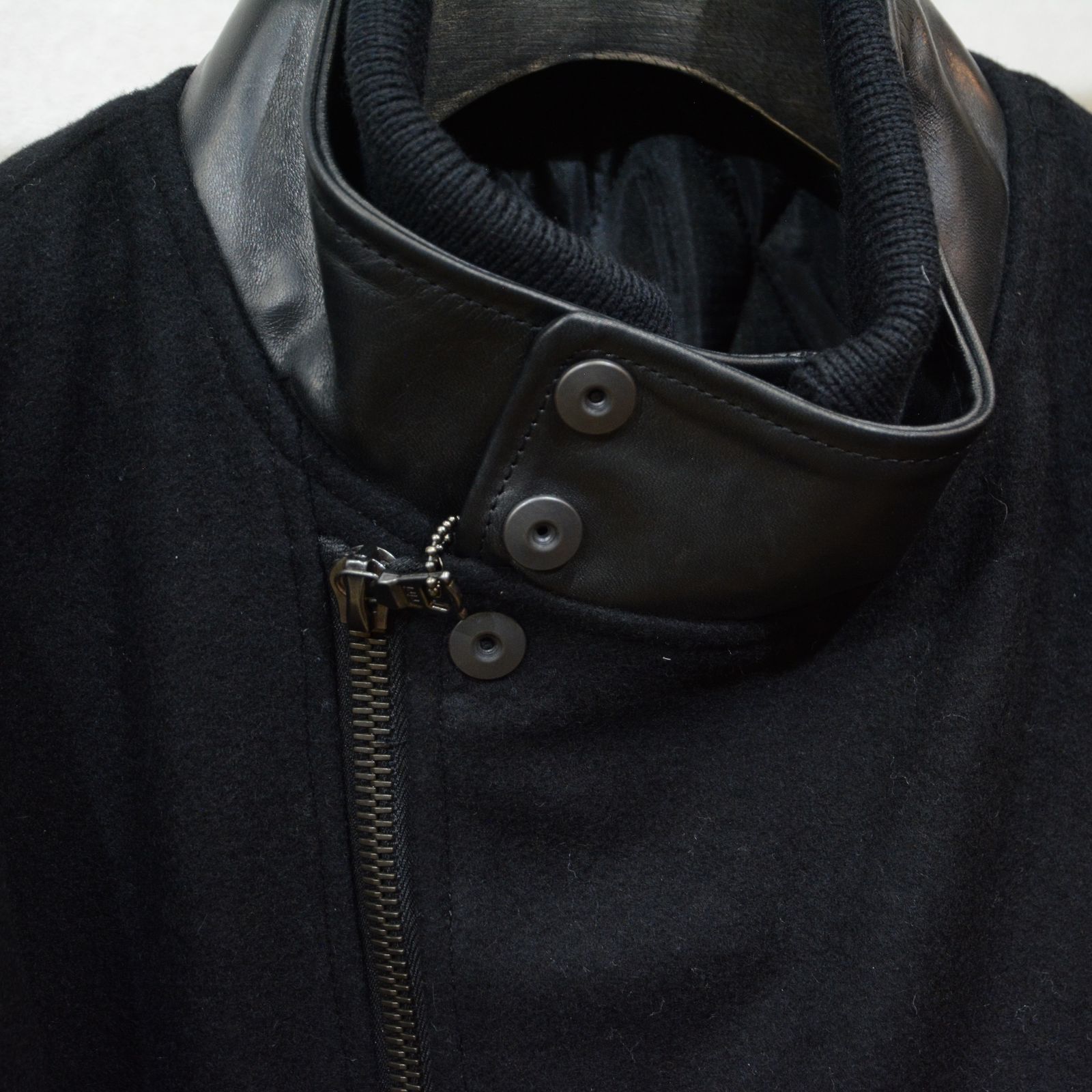 ISAMU KATAYAMA BACKLASH - × ROLL コラボ スタジャン (BLACK ISAMU KATAYAMA BACKLASH - × ROLL コラボ スタジャン (BLACK