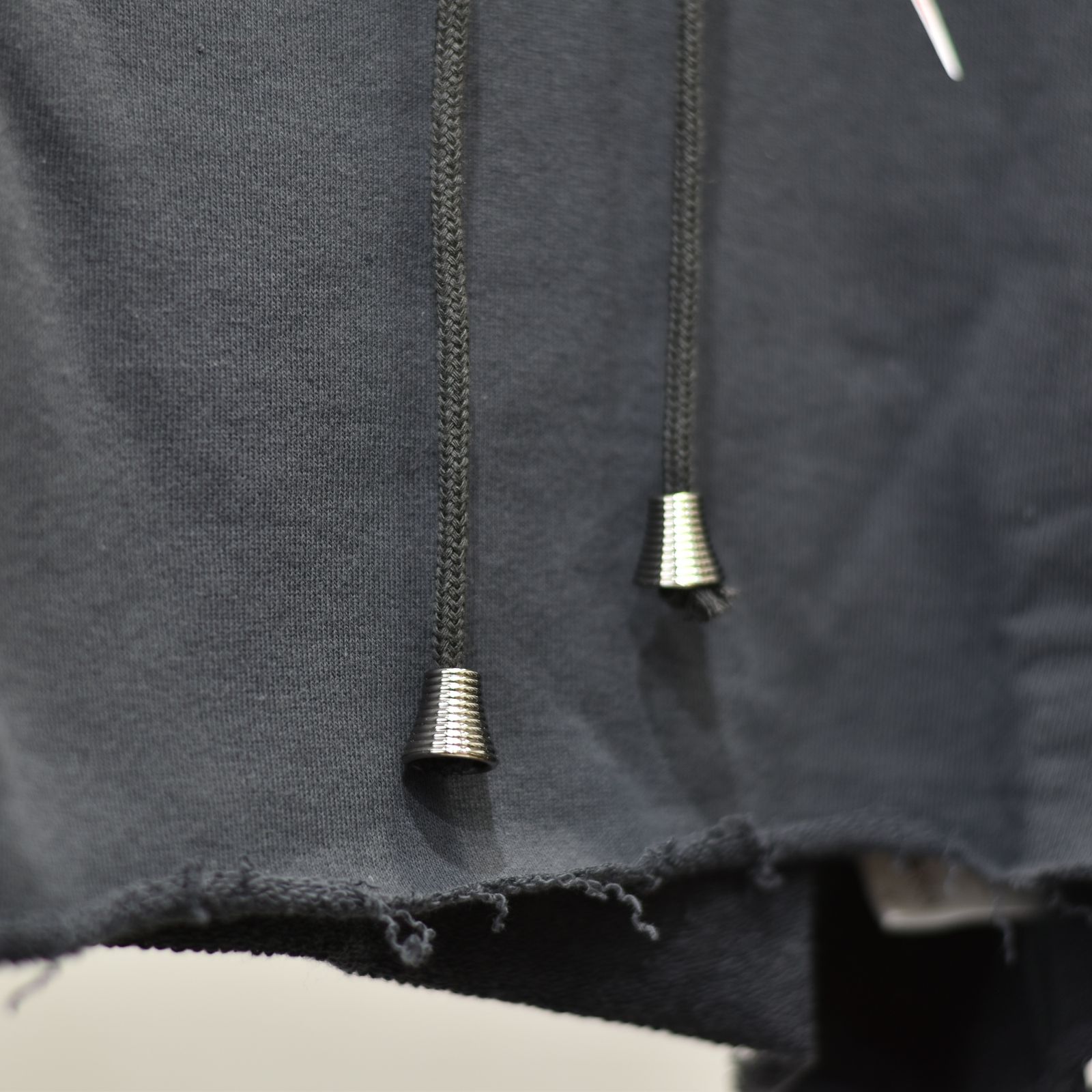 CROPPED HOODIE 'Nightmare (BK) / ショート丈 スウェットパーカ (WOMENS)