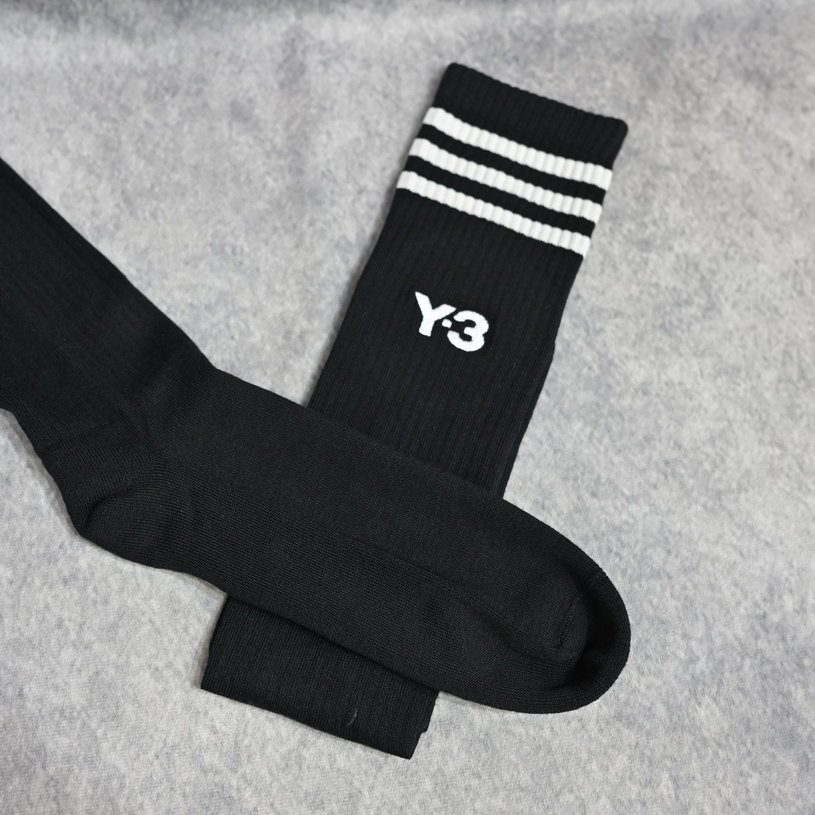 Y-3 STRIPES HIGH SOCKS （BLACK） / ロングソックス （ブラック） KD0204