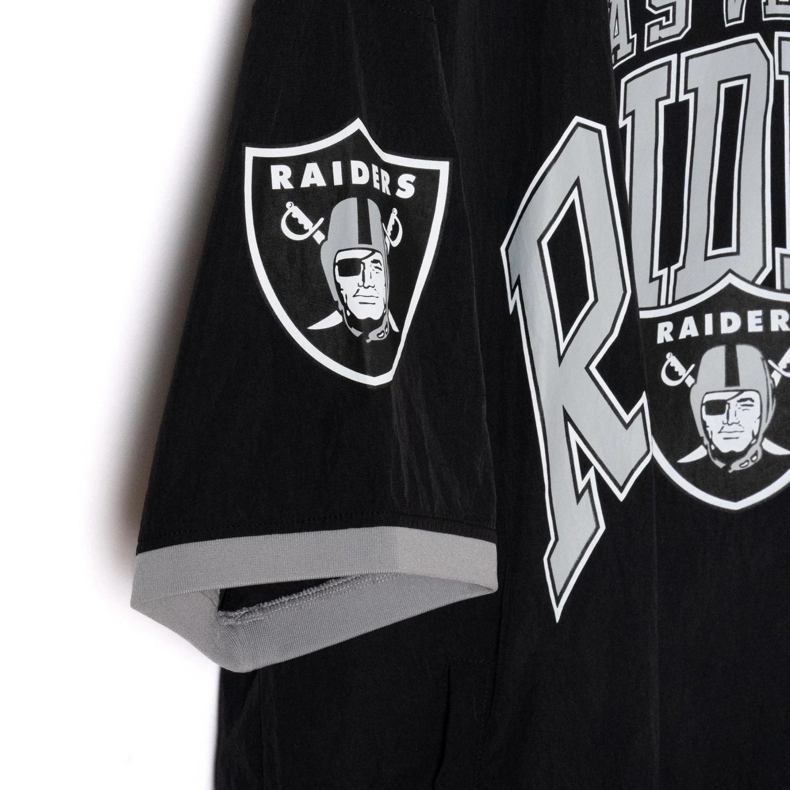 × NFL RAIDERS S/S NYLON GAME SH (BLACK) / ナショナル・フットボール・リーグ ラスベガス・レイダース 半袖 ナイロン ゲームシャツ