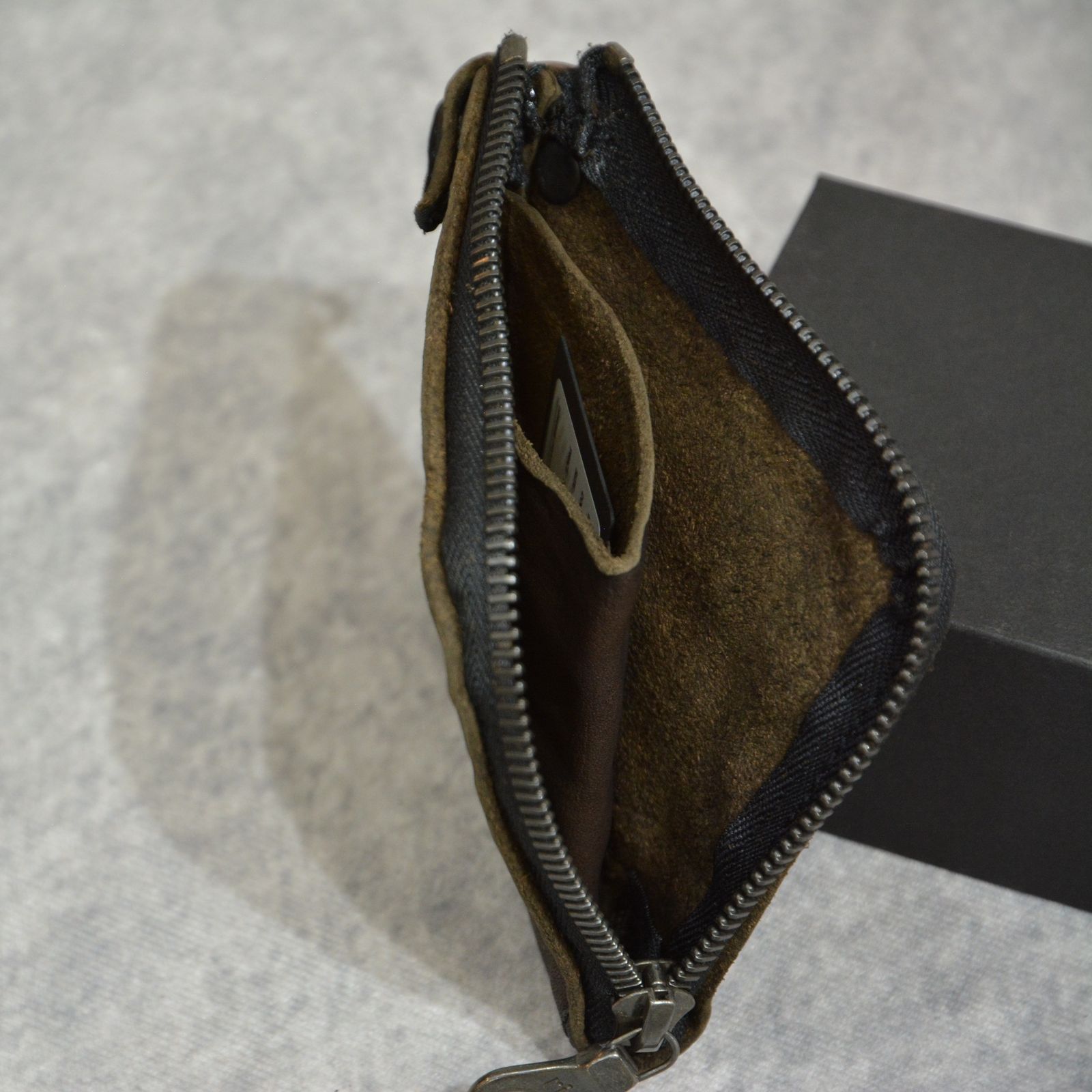 ダブルショルダー レザー コインケース （KHAKI / カーキ） 318-15