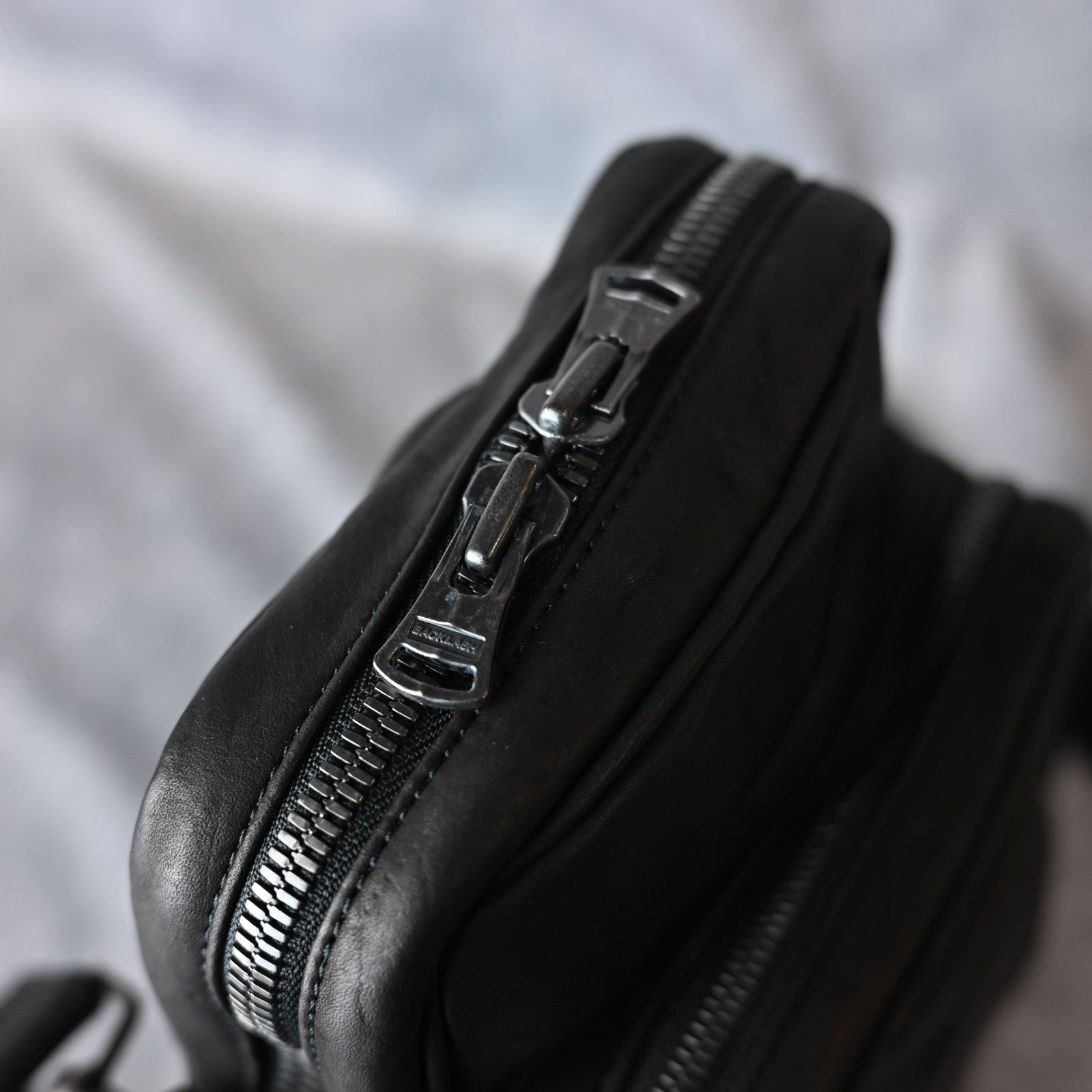 ジャパンダブルショルダー フルタンニン製品染め ショルダーバッグ （BLACK） 92-32