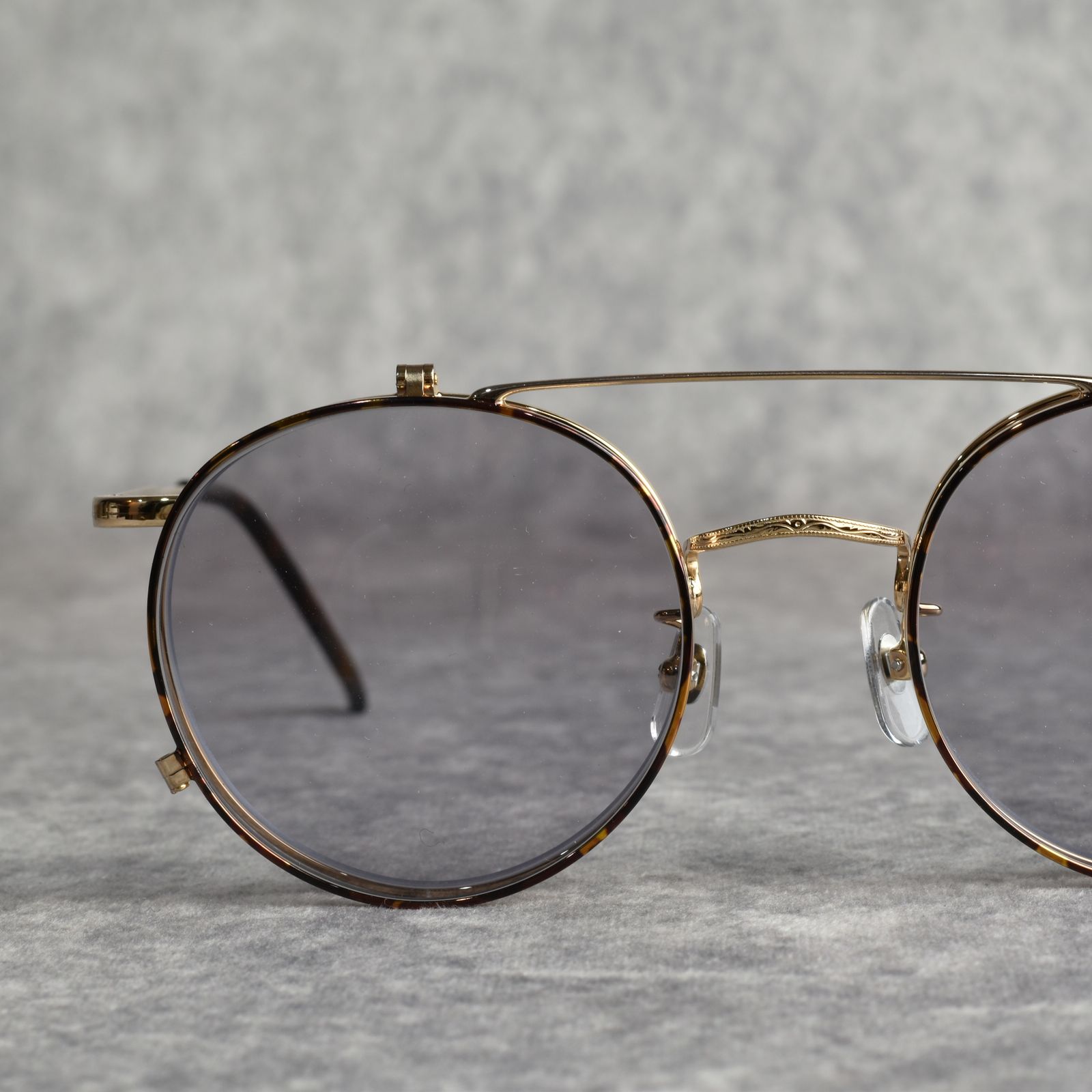 FLIP UP TYPE CIRCLE METAL GLASSES (GOLD/GRAY) / フリップアップタイプ サークルメタル サングラス