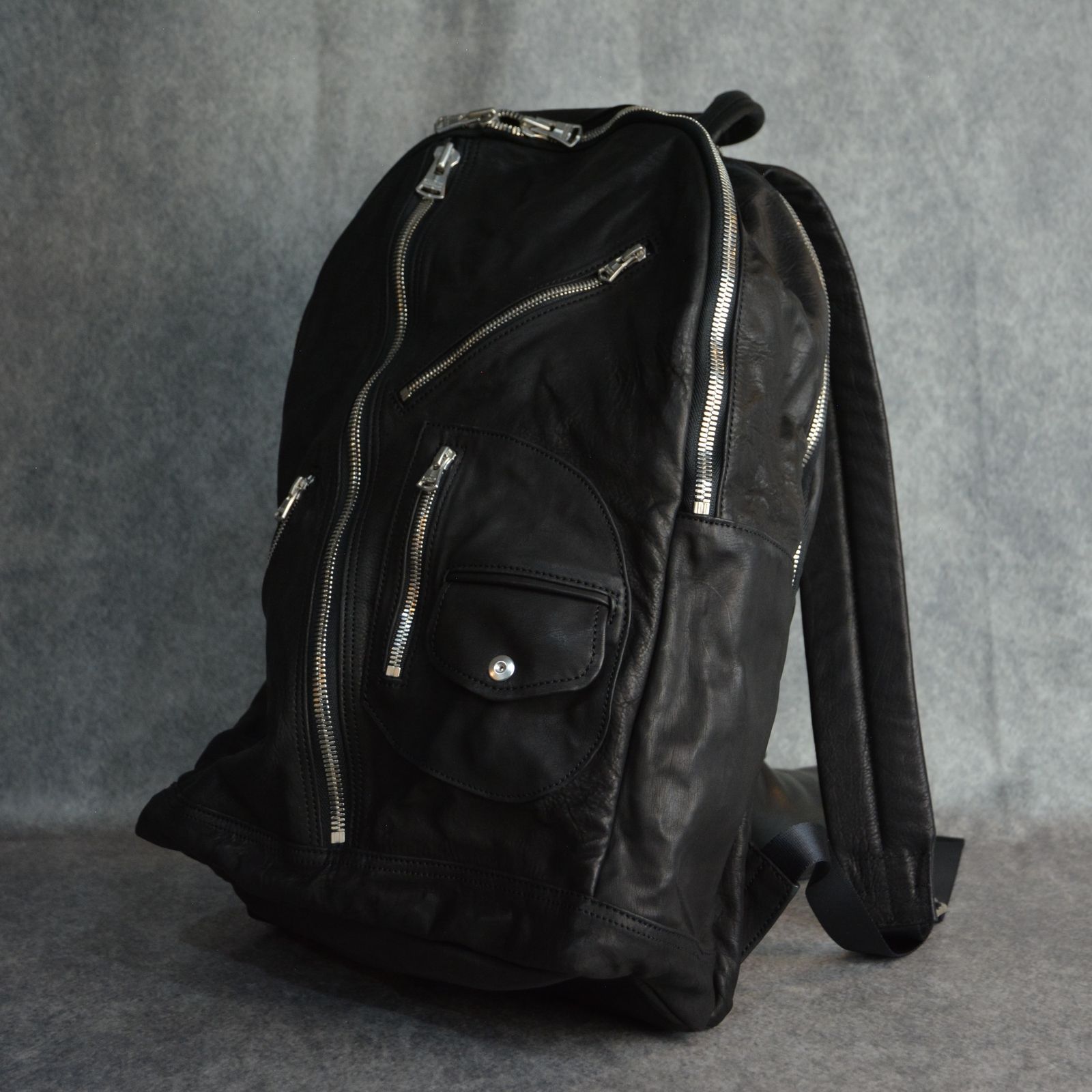 ジャパンカーフ タンニン鞣し 製品洗い加工 バックパック （BLACK）